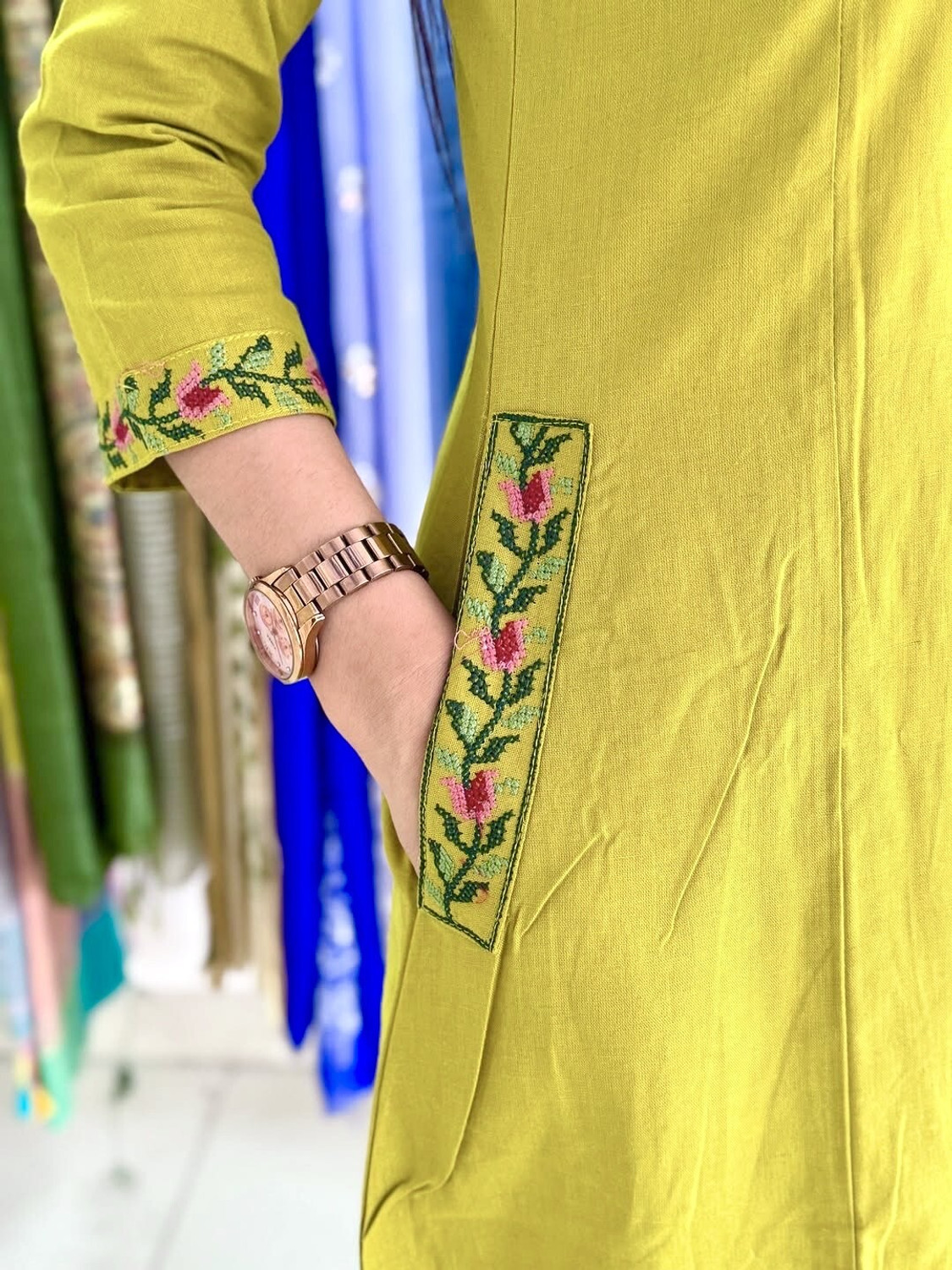 Image of SEAKART Women Kurta Pant Set