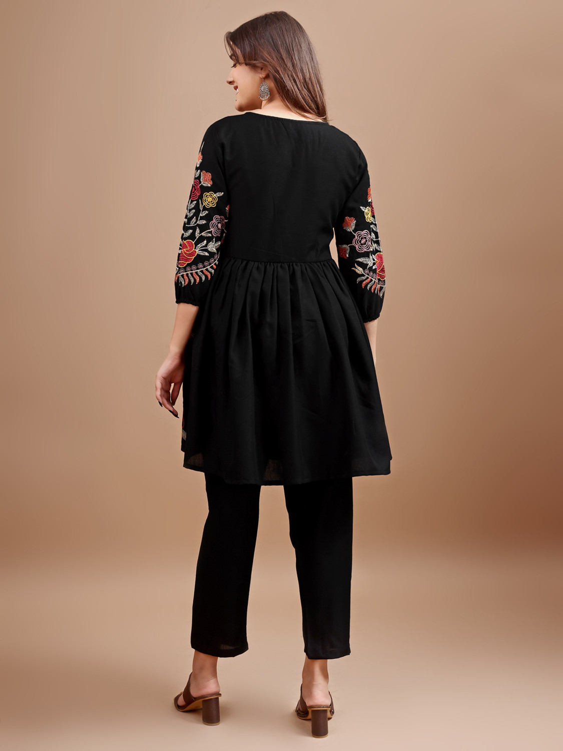 Image of Tikhi Imli Women Ethnic Top Pant Set