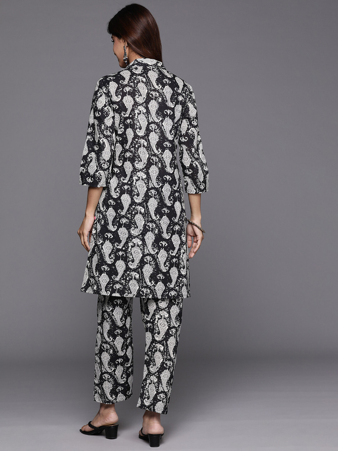 Image of Varanga Women Kurta Pant Set
