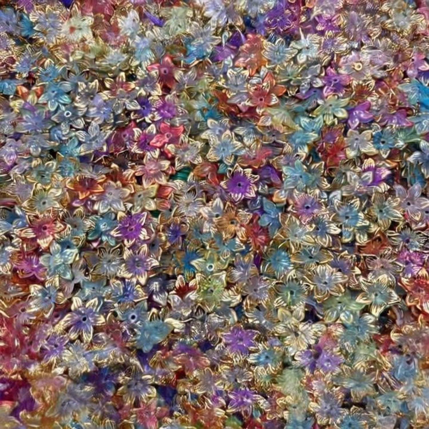 akmI ACRYLIC 5 PETAL Gold Trim Beads-Brooch making,Embroidery,Craft work-30 gms