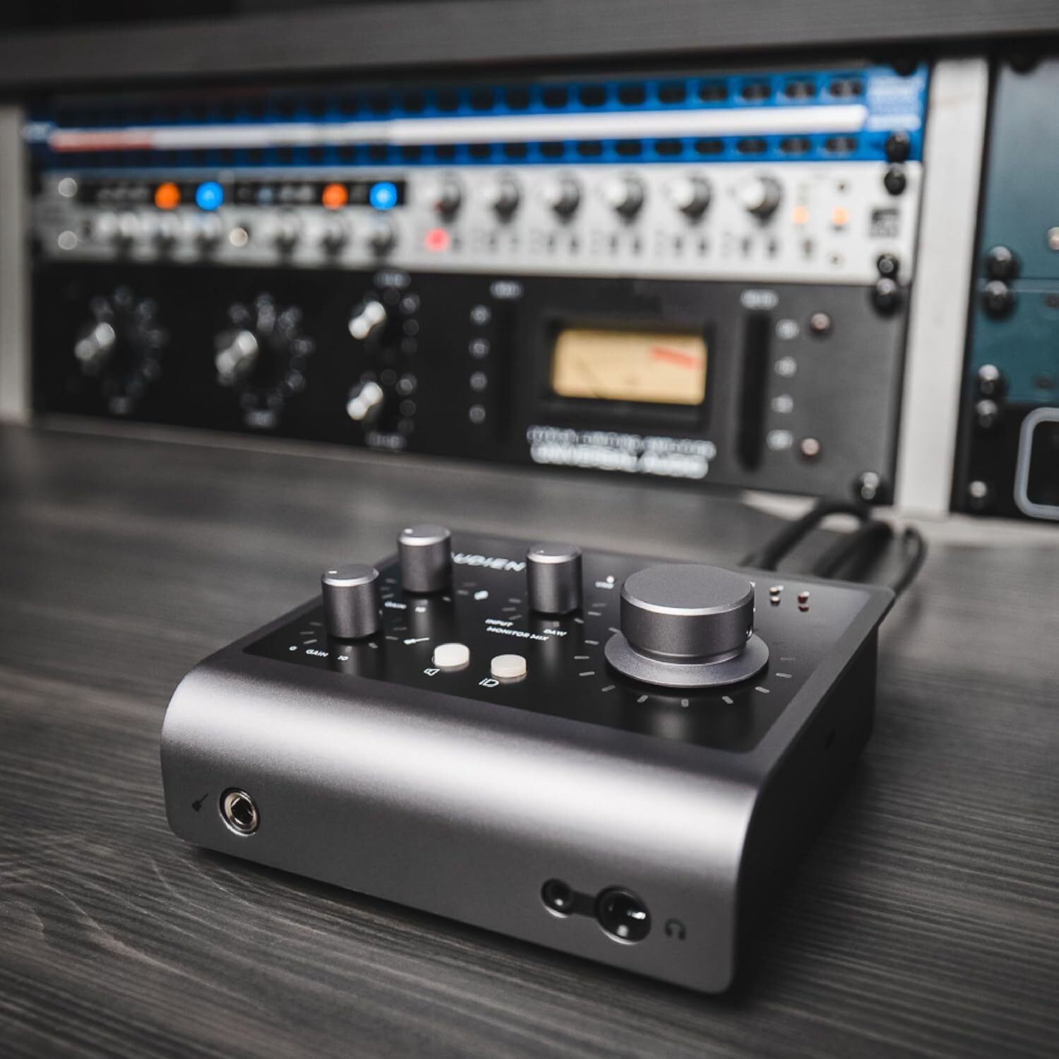 Image of AUDIENT iD4 (MKII) 2in /2out High-Performance USB 3.0 with Console Mic Preamp Audio Interface