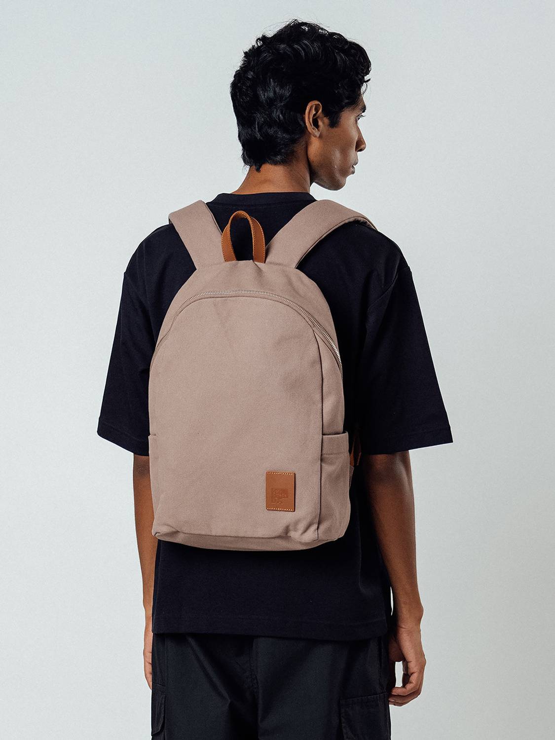 DailyObjects All Beige Pedal Daypack Pack of 10 · 10 L (100 L total) - Image 5