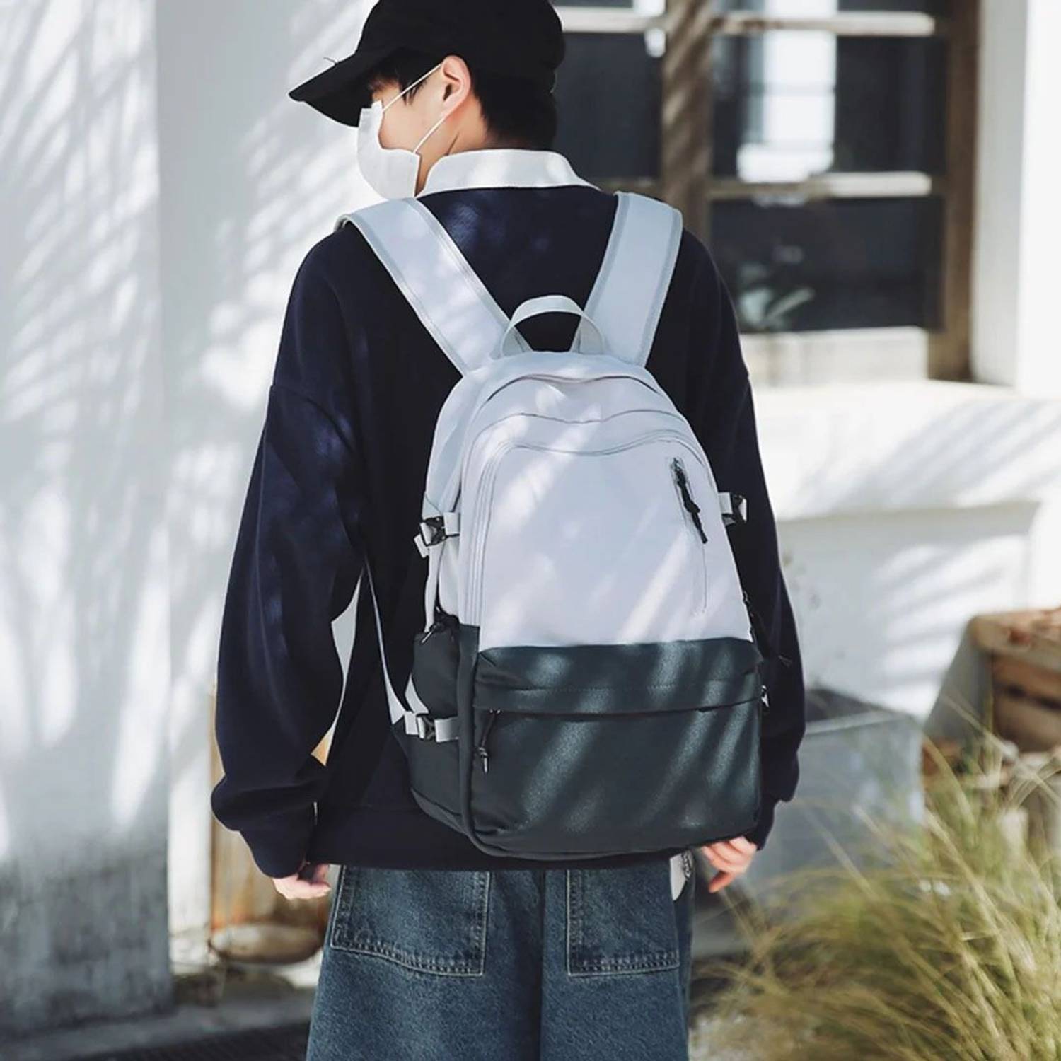 xelcis 25L Traveling Backpack - Image 3
