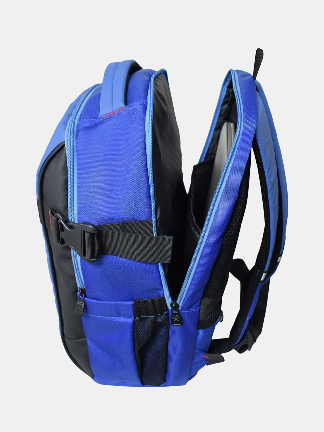 Image of SWISS MILITARY GHOST X Multi Utility with Headphone Socket 30 L Backpack