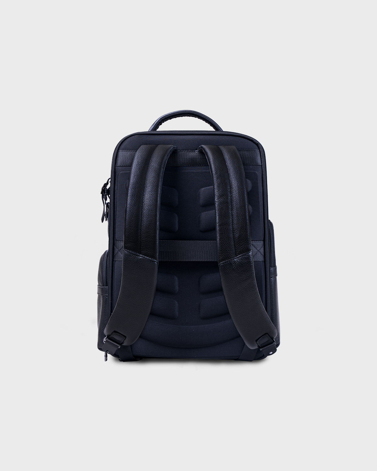 Image of Navigo CoPilot Smart Laptop Backpack - Cushioned Bag, Design for Professionals 22 L Laptop Backpack