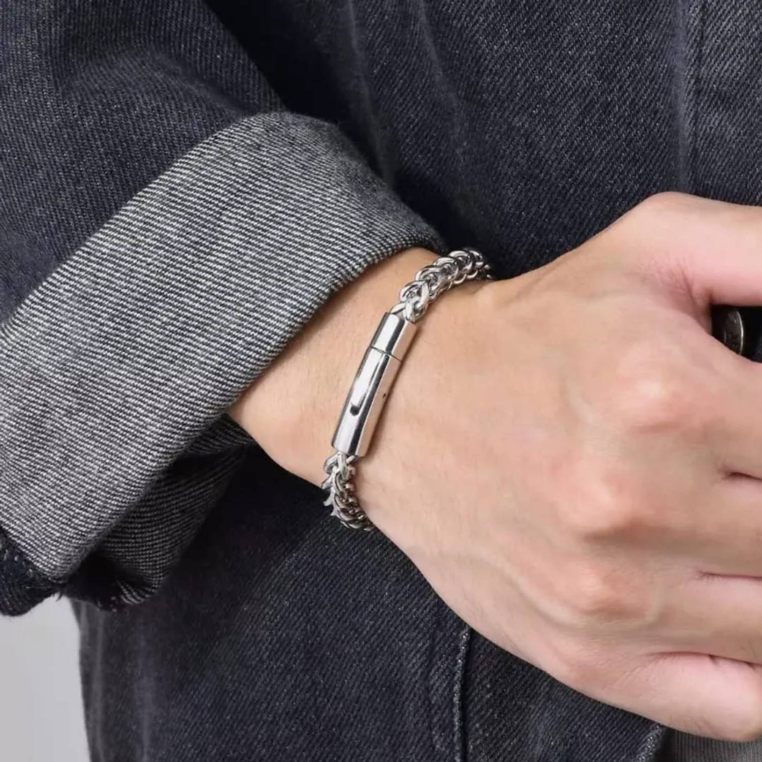 Luxuarylook Stainless Steel Bracelet Silver - Image 3