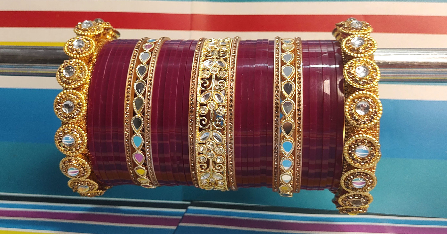 Image of oms Plastic Chudas