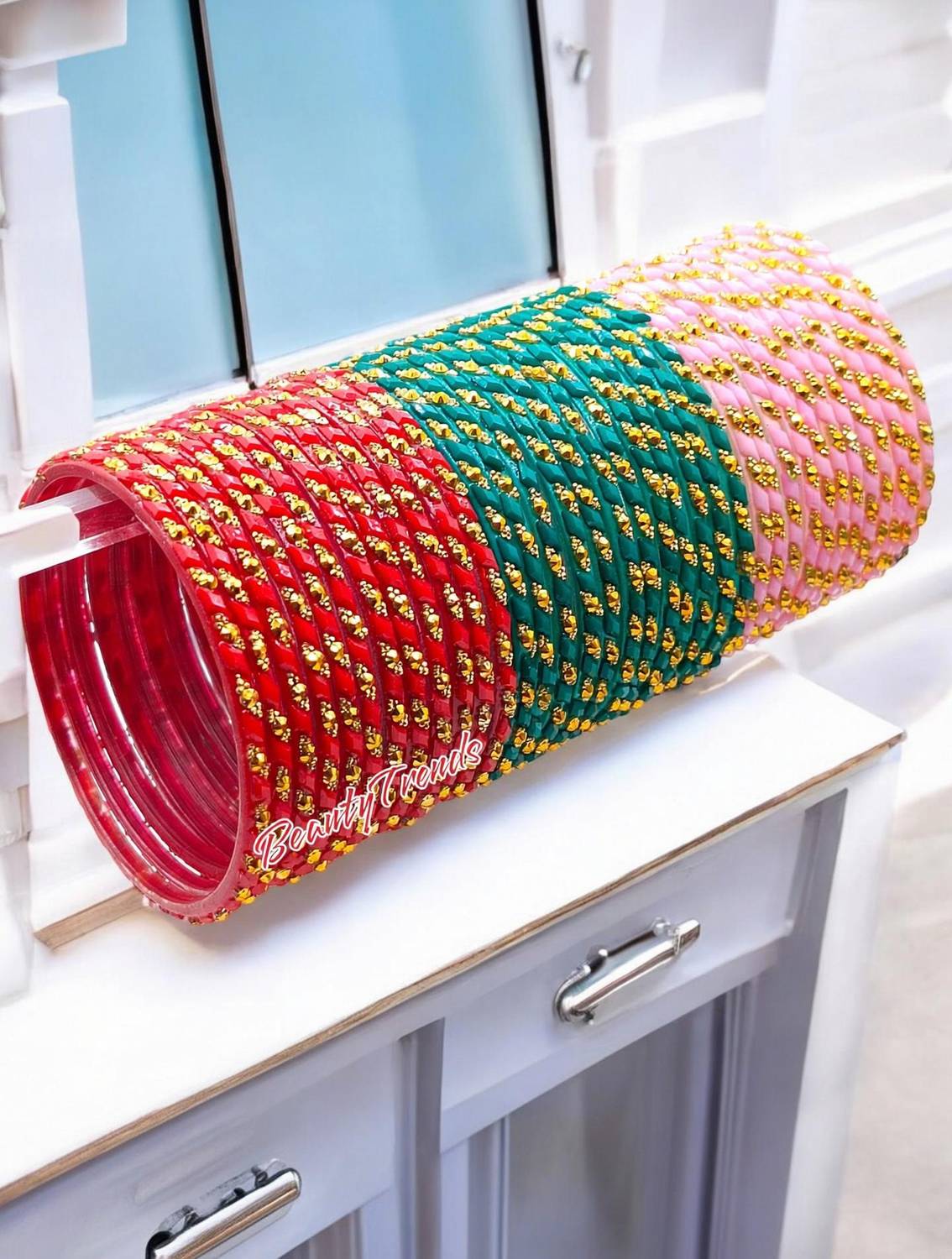 BeautyTrends Glass Bangle Set