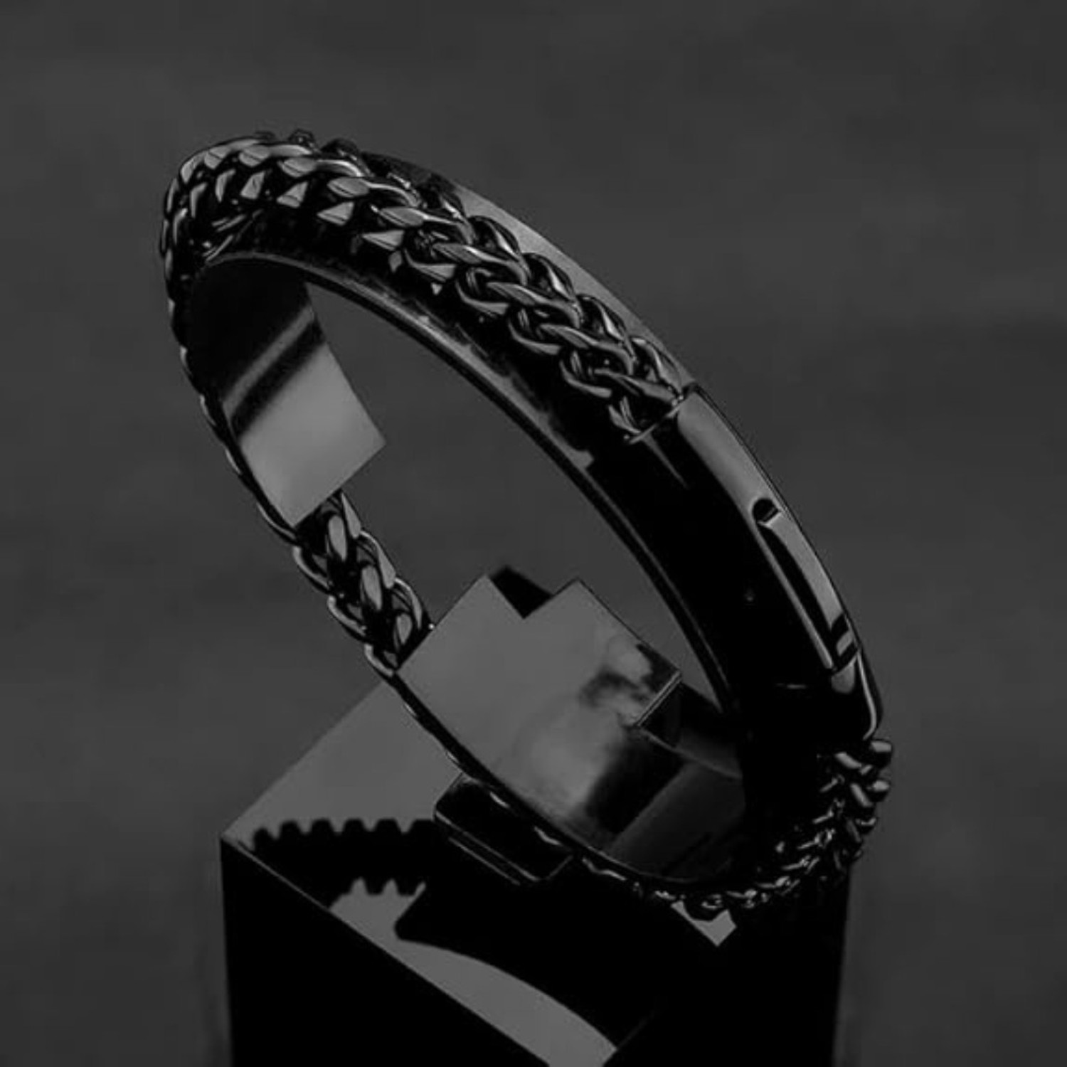 Image of Luxuarylook Stainless Steel Silver, Silver Coated, Platinum, Gold-plated Bracelet