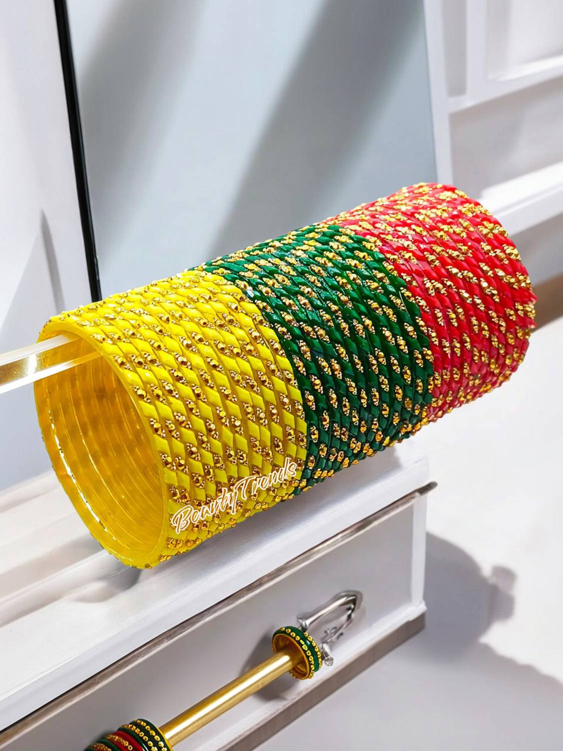 BeautyTrends Glass Bangle Set
