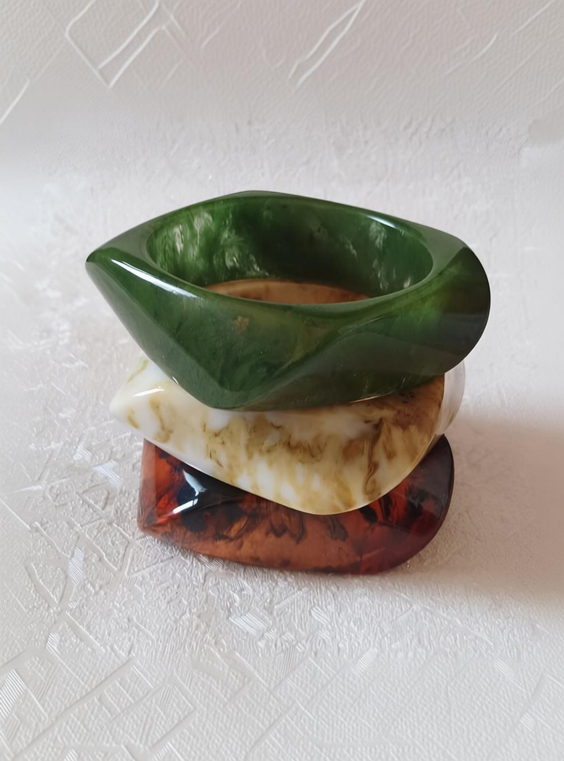 BellyRiver Resin Bangle Set
