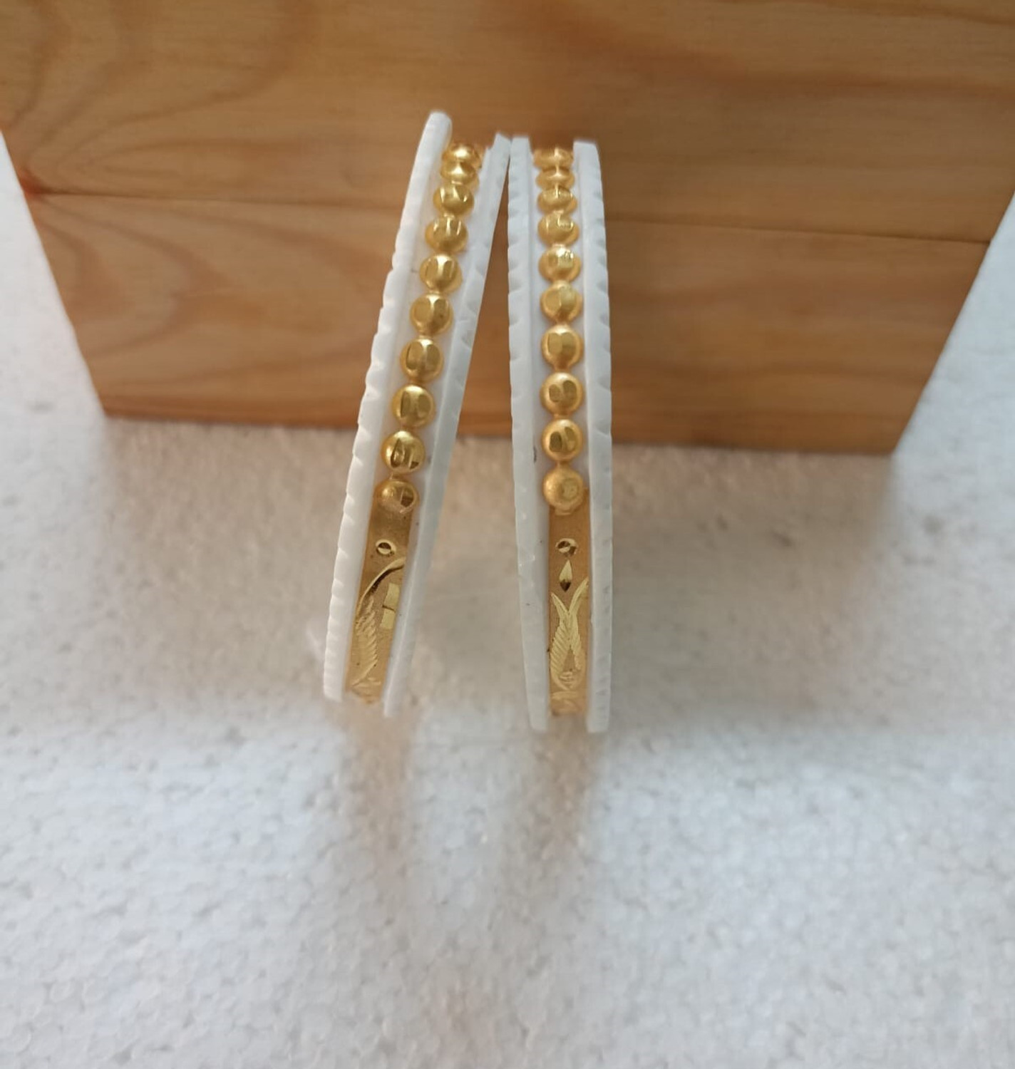 Image of Purabi Shell Gold-plated Shakha Pola