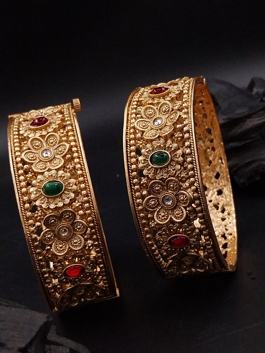 Image of aarnaa Alloy Gold-plated Bangle Set