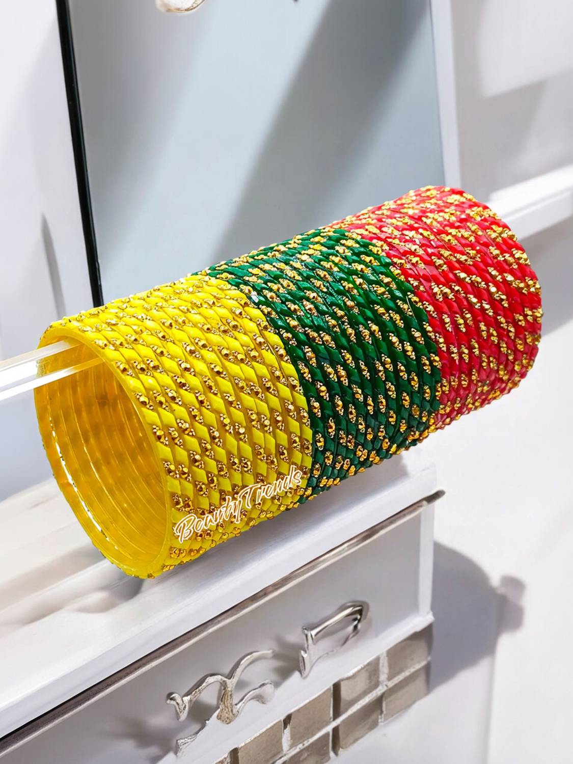 BeautyTrends Glass Bangle Set