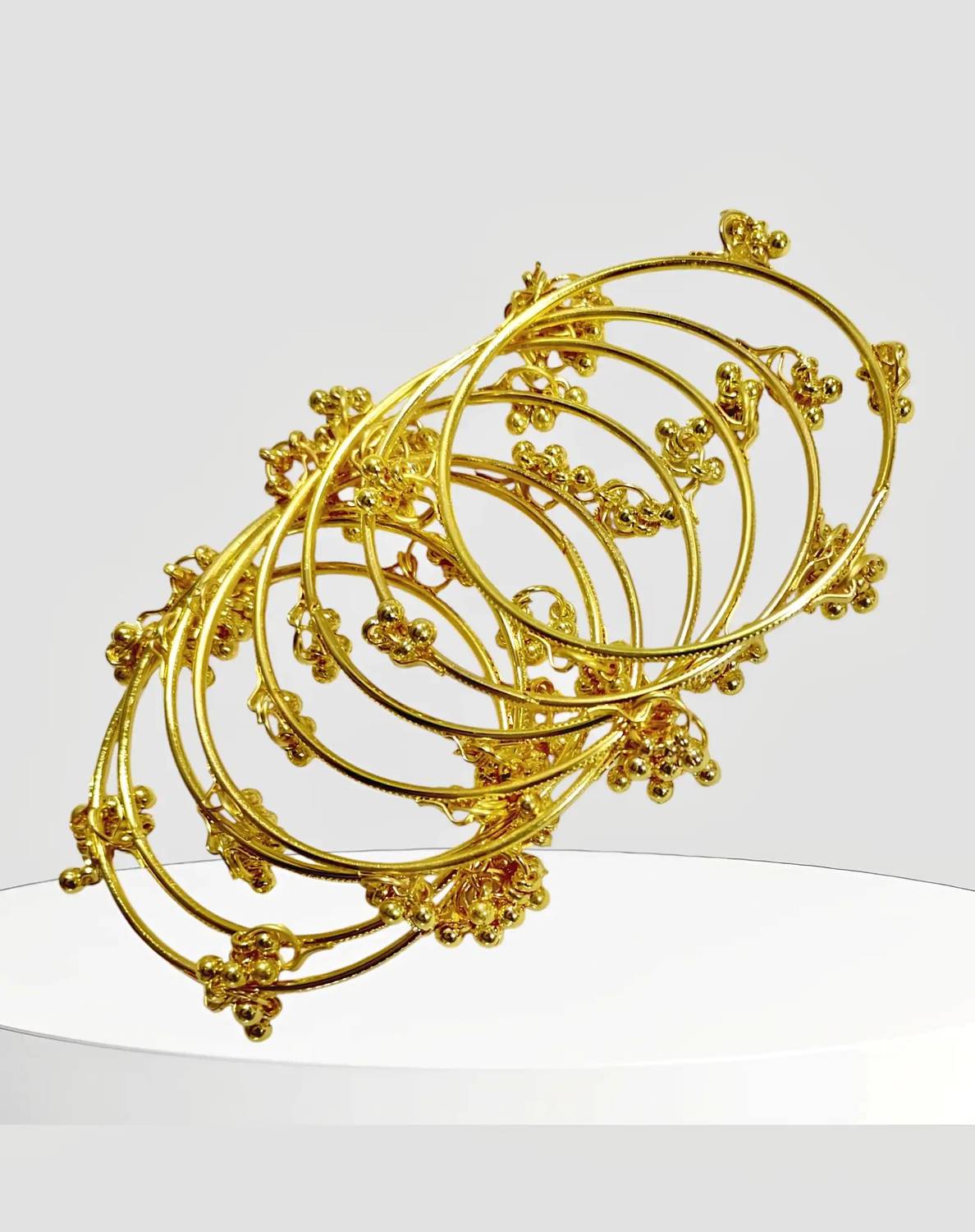 BeautyTrends Alloy Beads Gold-plated Bangle