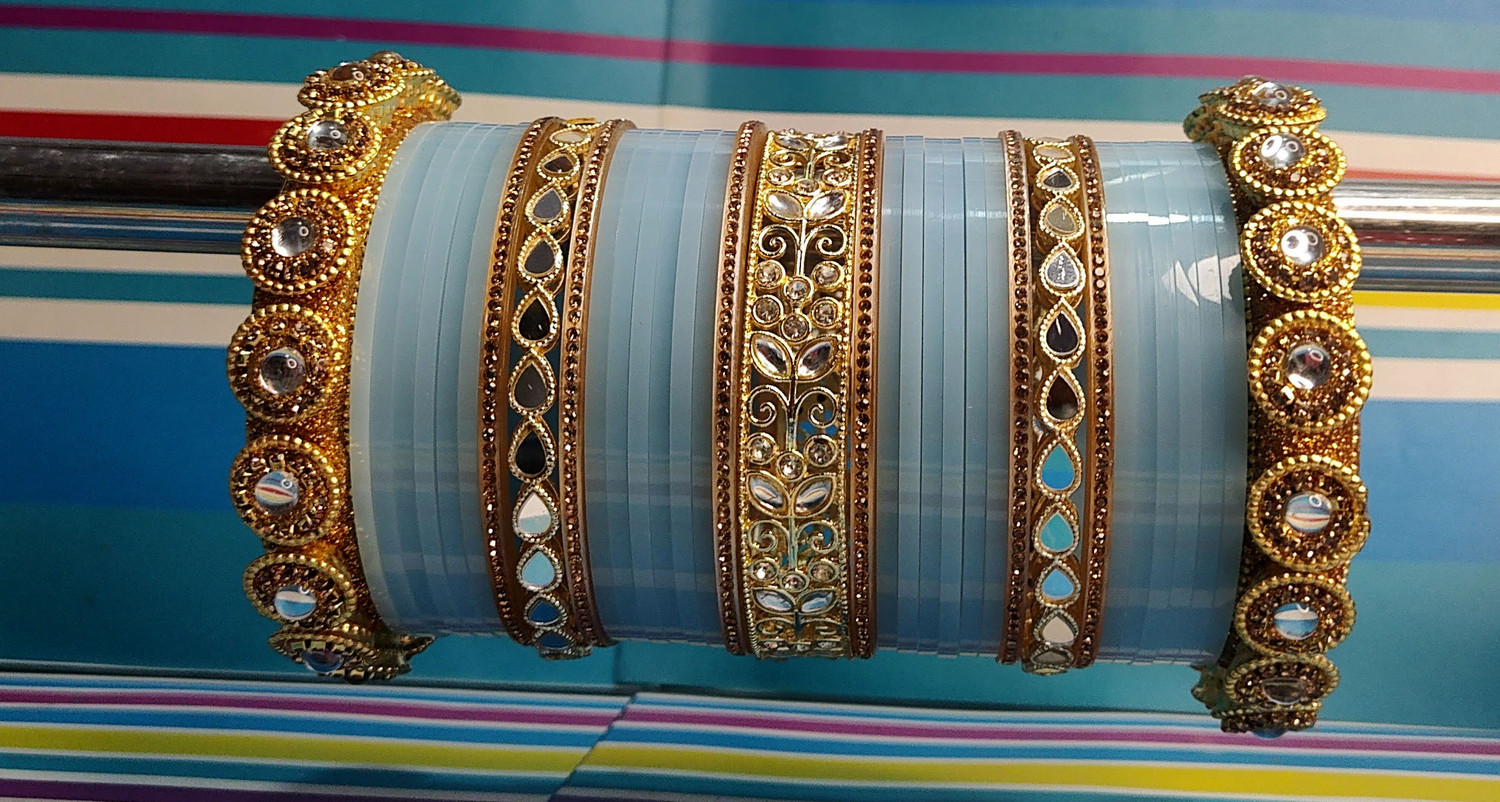 Image of oms Plastic Chudas