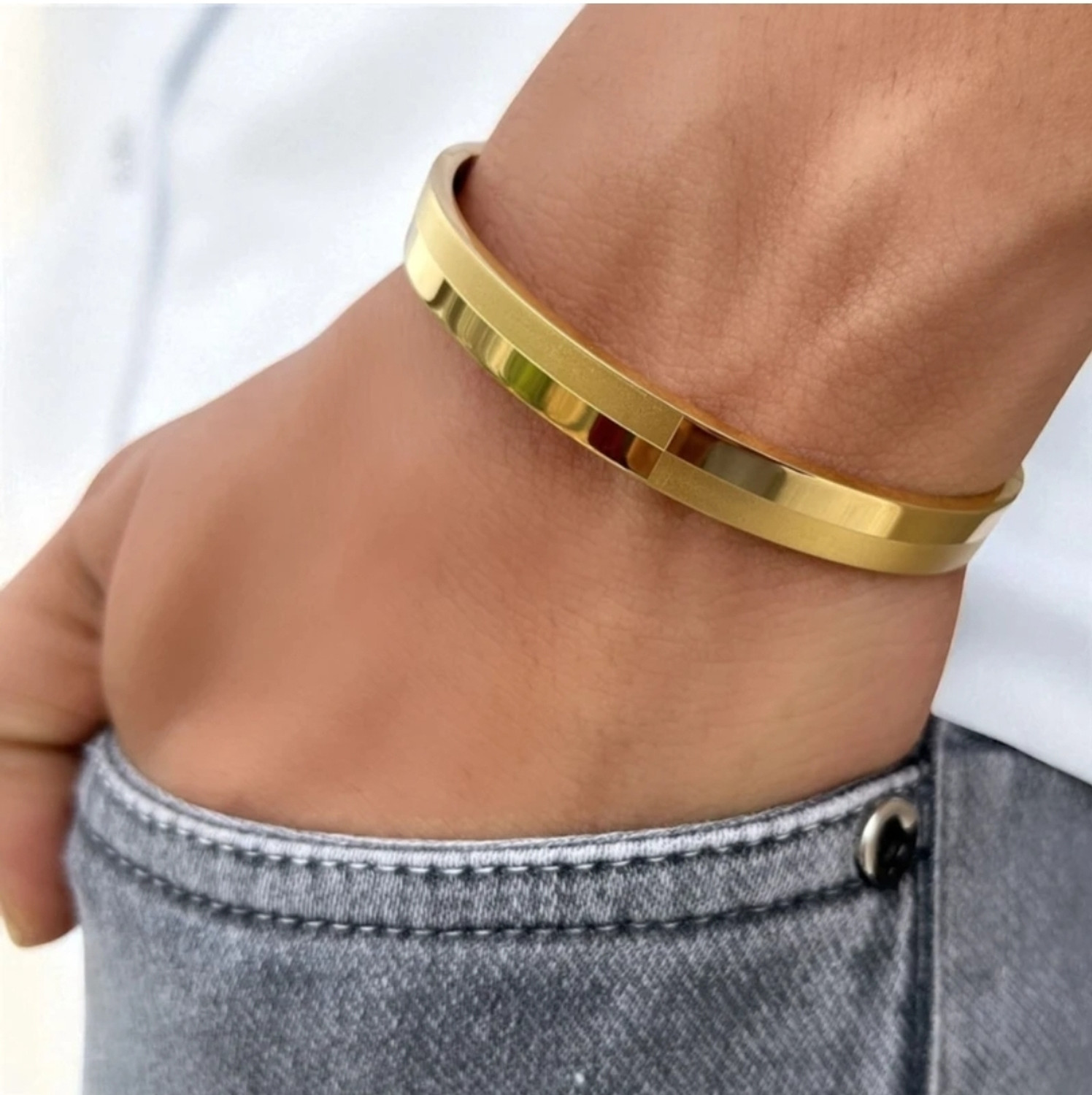 Image of FEEDNIX Stainless Steel Gold-plated Bangle
