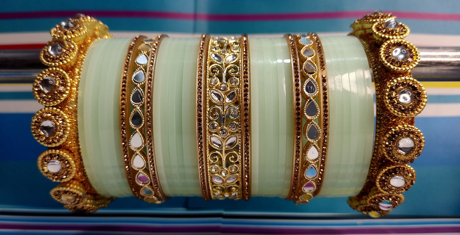 Image of oms Plastic Chudas