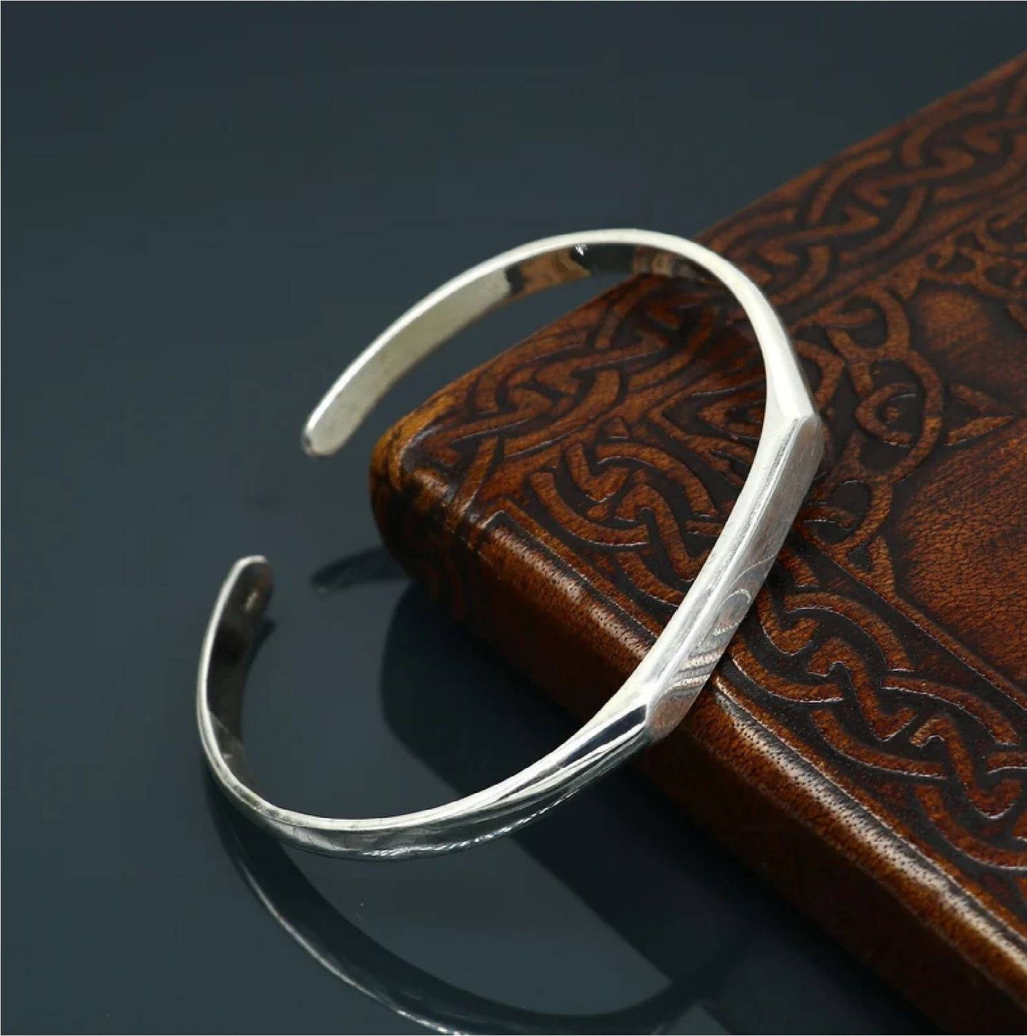 Ruhi Stainless Steel Titanium Cuff - Image 3