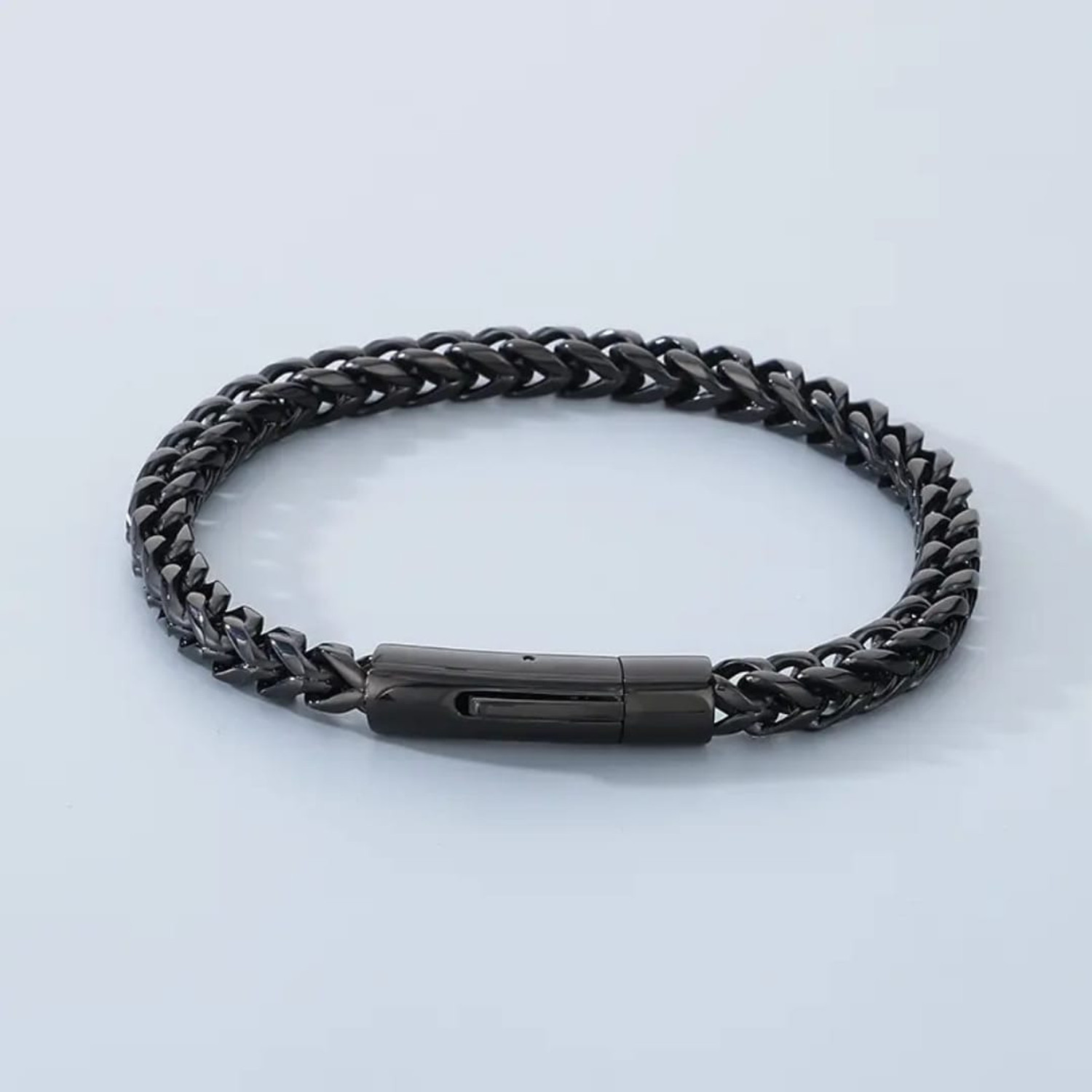 Image of Luxuarylook Stainless Steel Silver, Silver Coated, Platinum, Gold-plated Bracelet