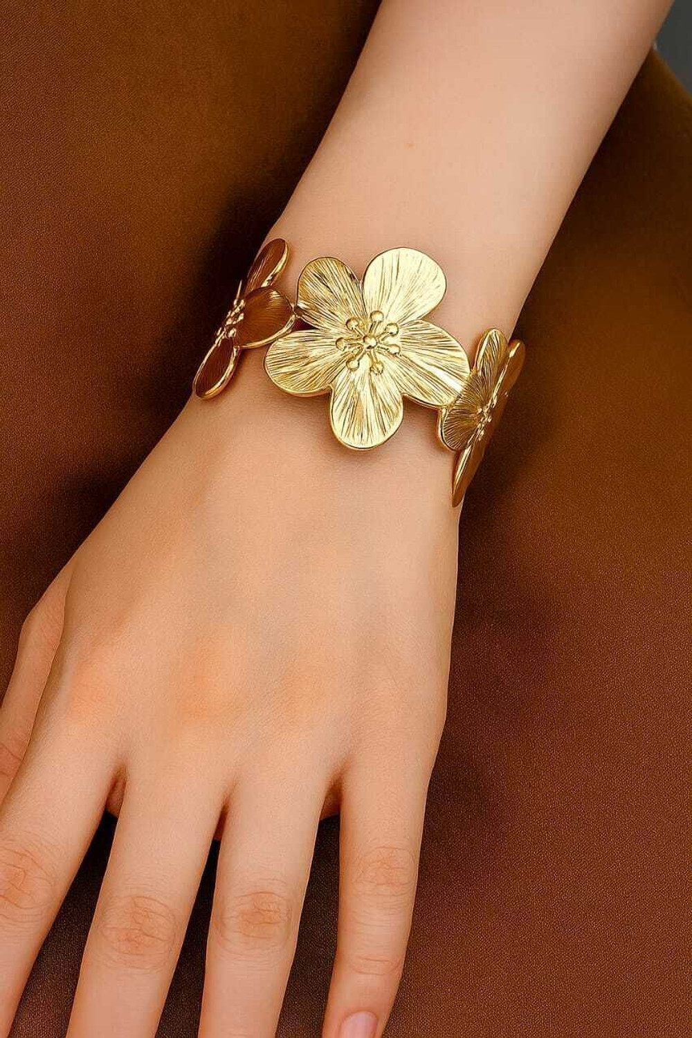 Image of DEV VARNIKA Alloy Gold-plated Cuff