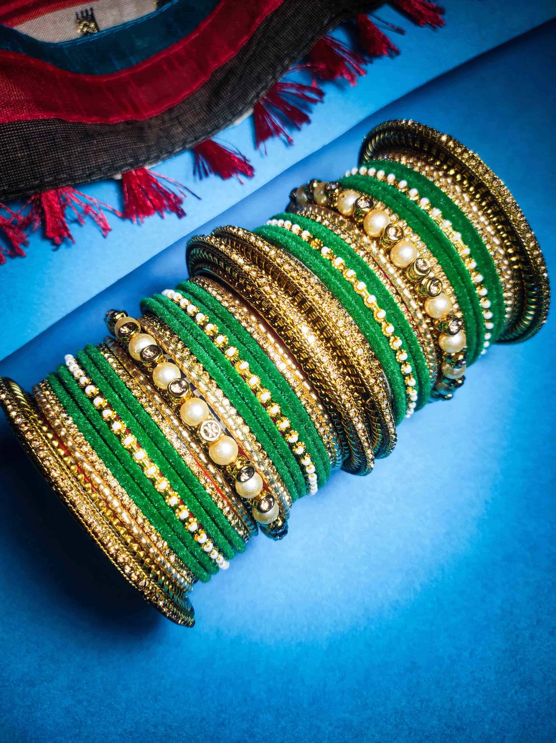 Amika Metal Beads, Pearl, Zircon Gold-plated Bangle Set