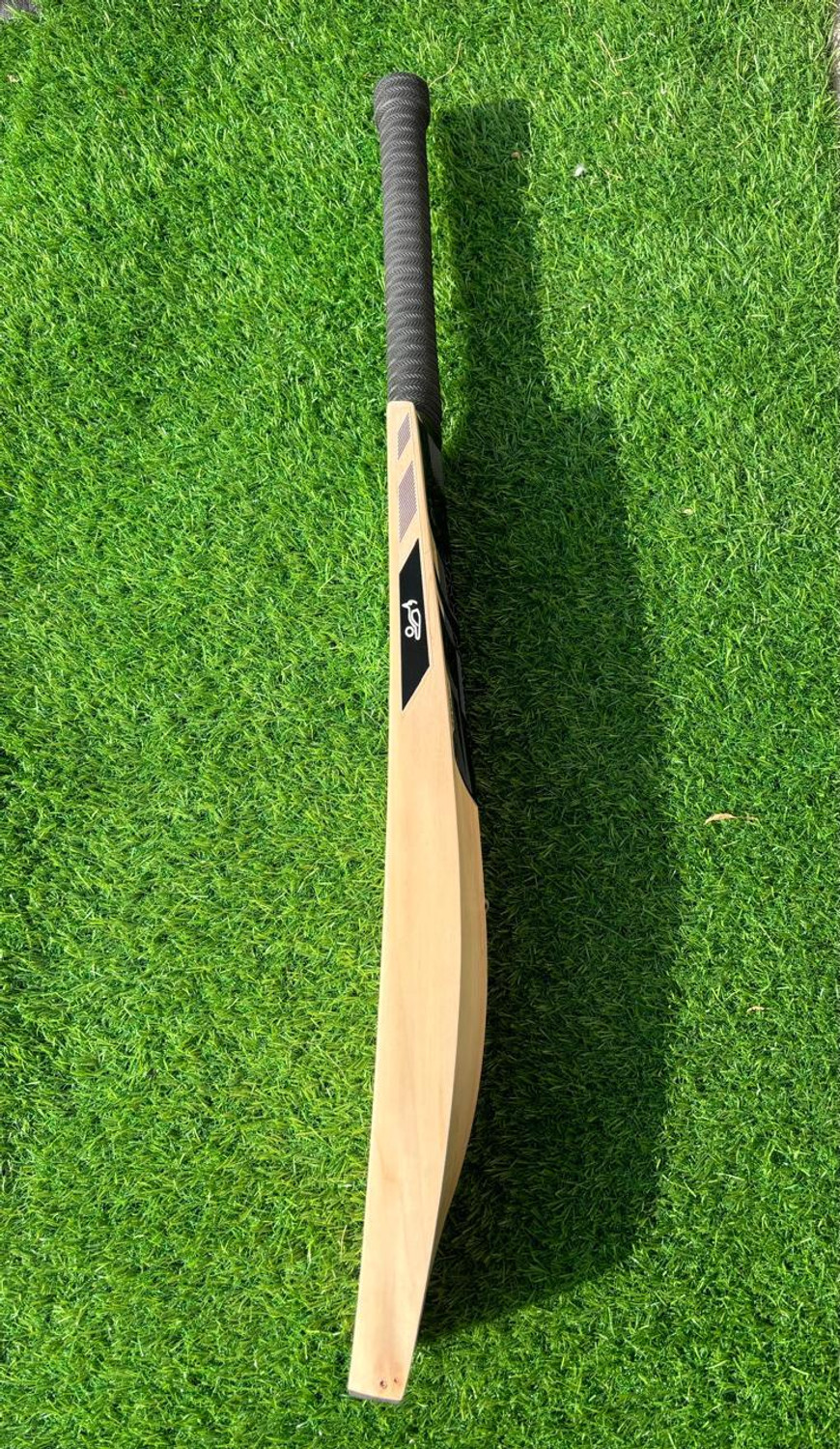 Image of pitchvision Kookaburra Hard Hitter Player Edition Cricket Bat English Willow Cricket Bat For 15+ Yrs