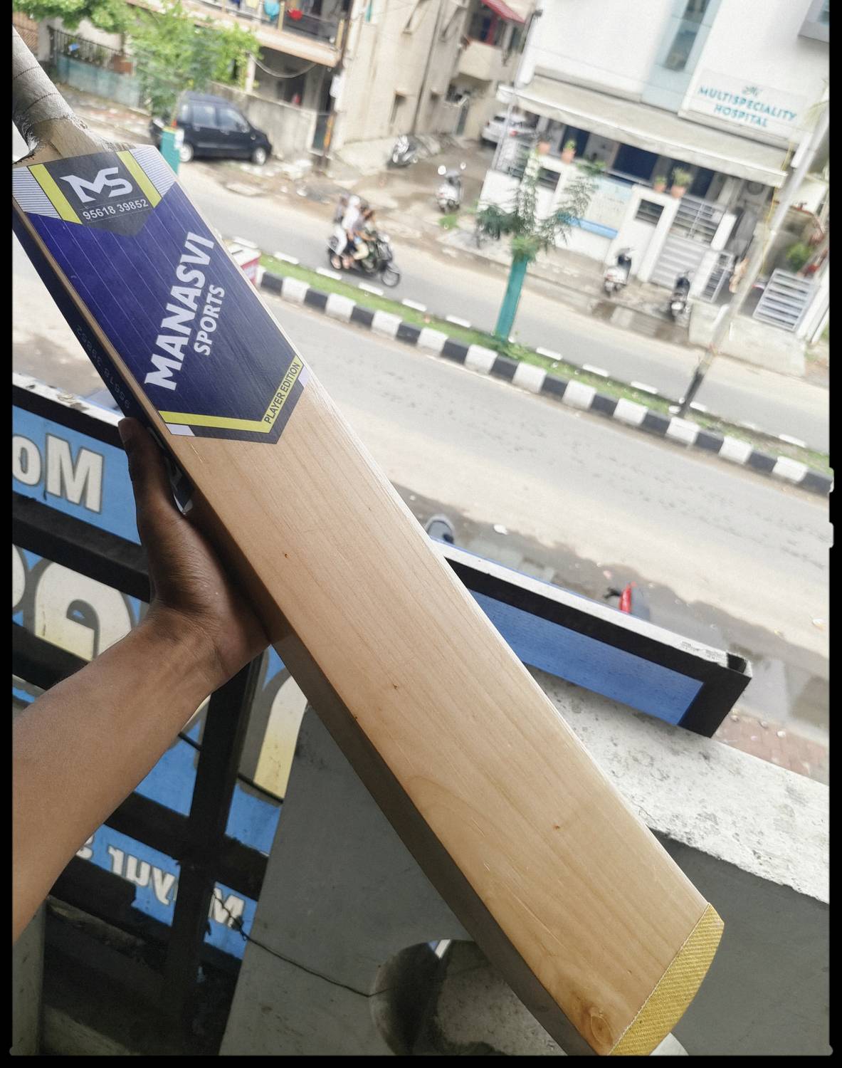 MANASVISPORTS BAT Poplar Willow Cricket Bat For 15+ Yrs (1 kg)