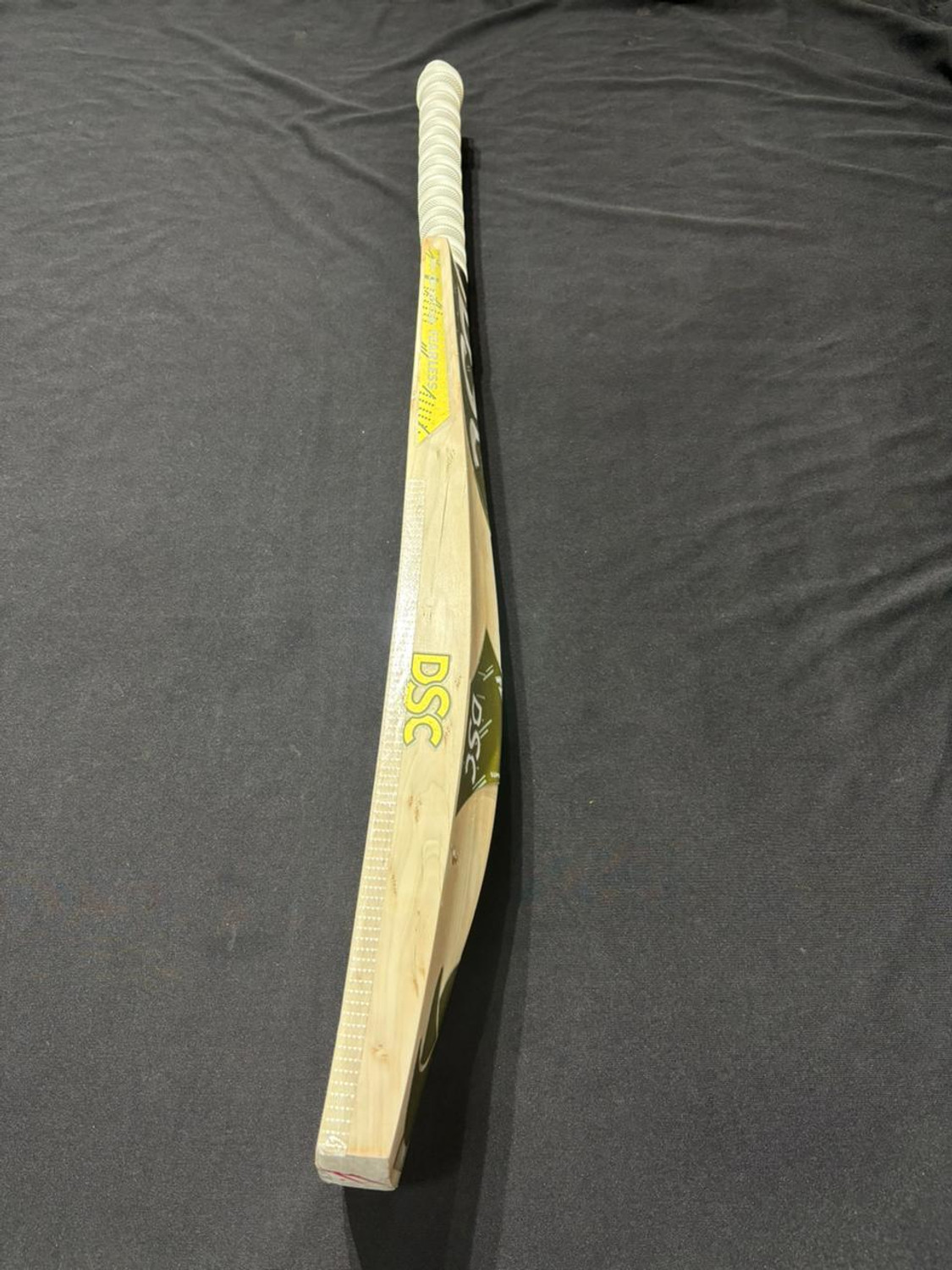 Image of THE SPORT VAULT DSC Gold Edition English Willow Bat English Willow Cricket Bat For 15+ Yrs