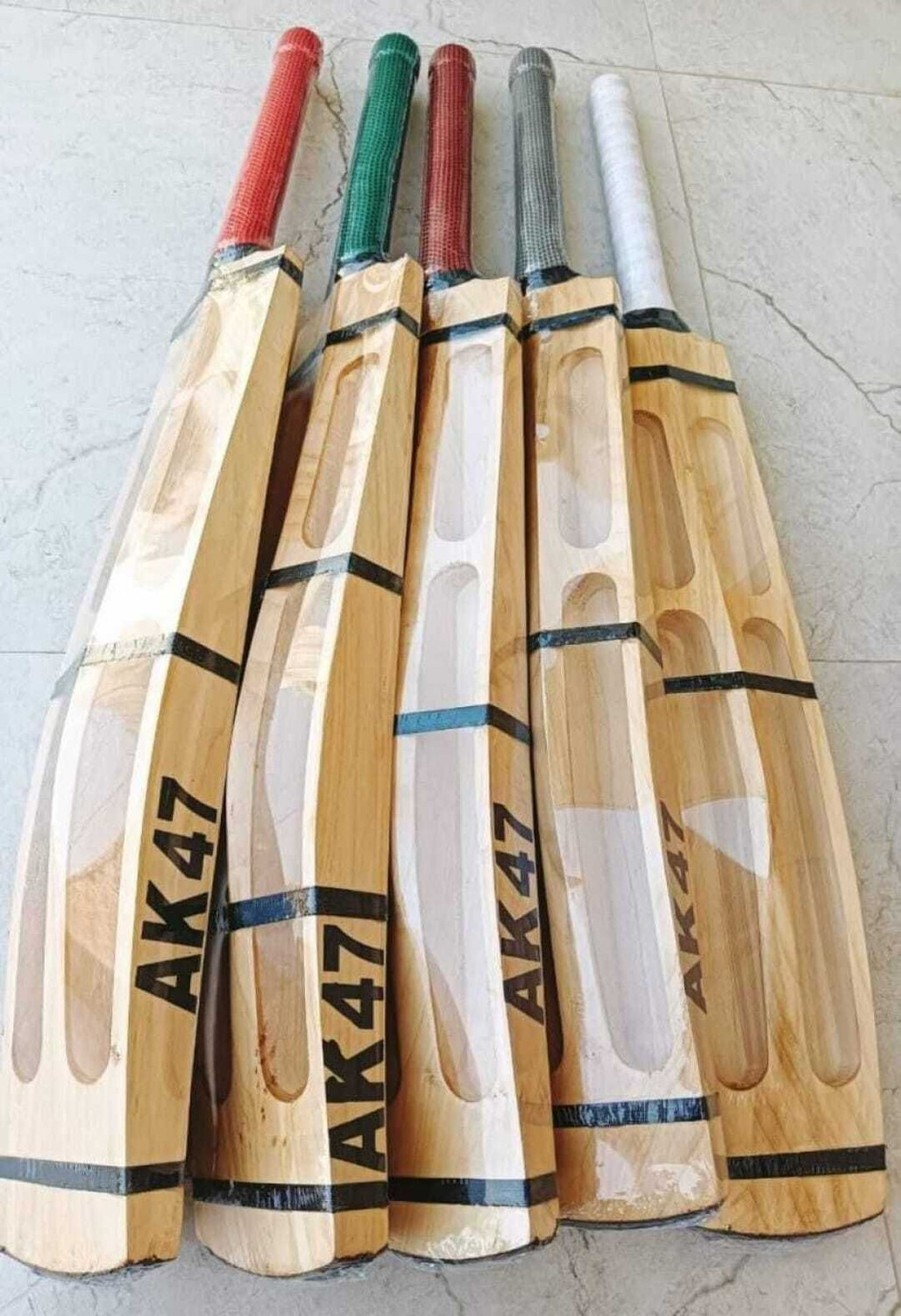 Image of badri KASHMIRI DOUBLE BLADE FOR HARD TENNIS DESIGN BAT 1000-1100G Kashmir Willow Cricket Bat For 15+ Yrs