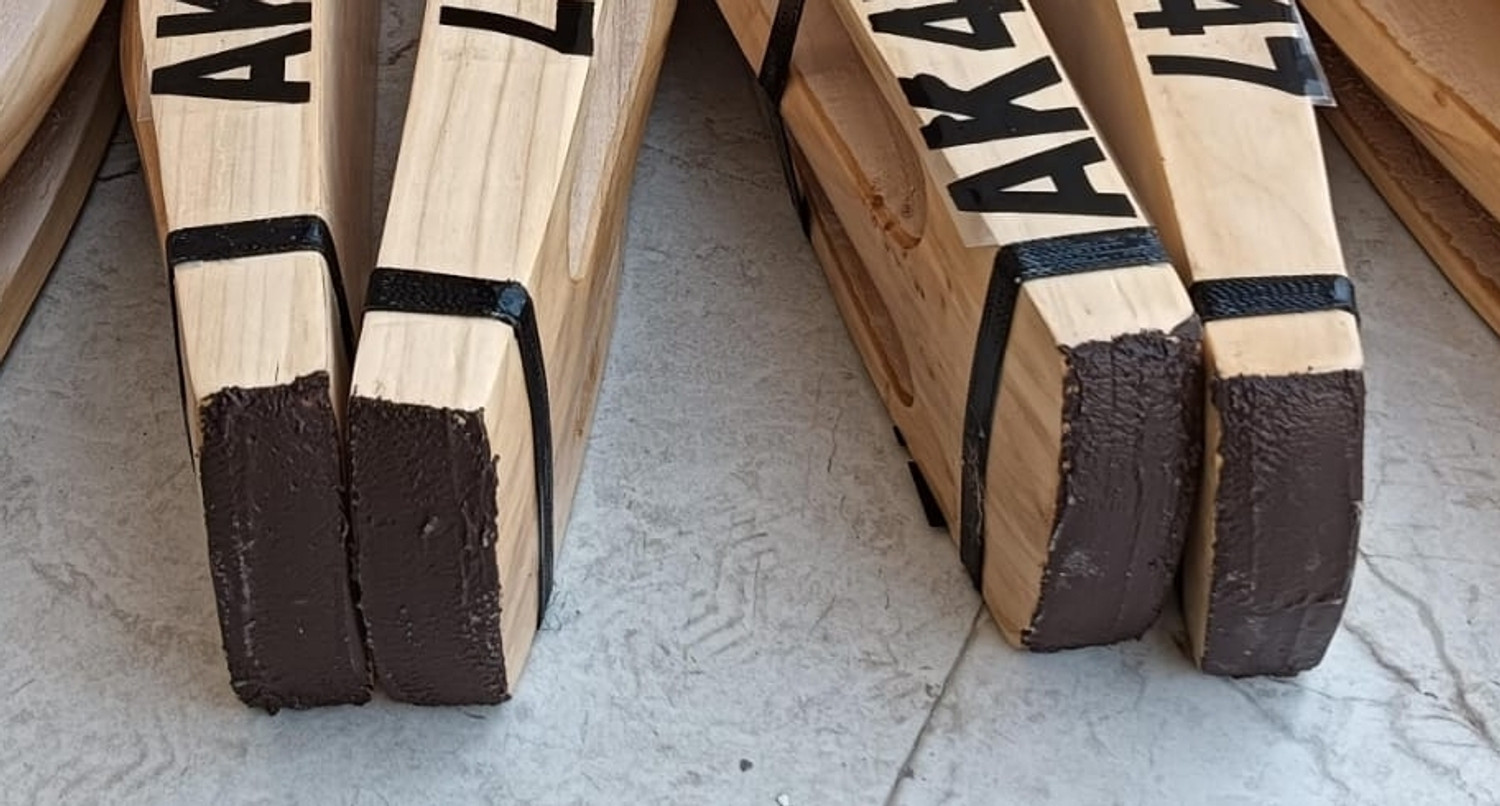 Image of Traders AK 47 DOUBLE BLADE 007 CRICKET BAT Kashmir Willow Cricket Bat For 15+ Yrs