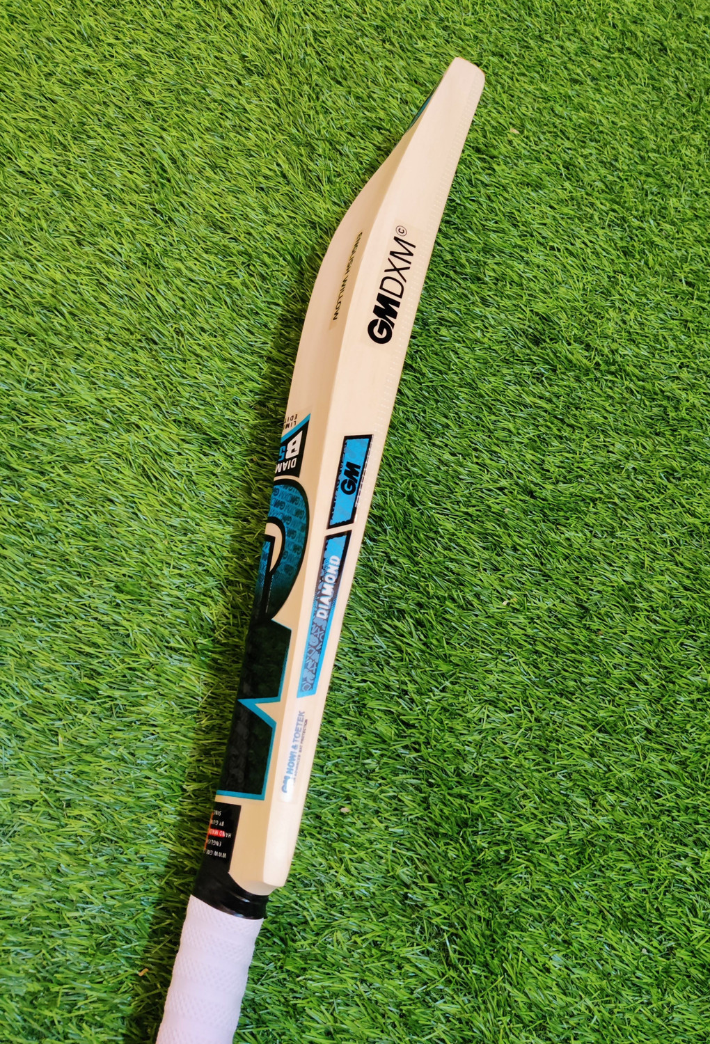 Image of Livesporting GM Diamond Edition Handcrafted Pro English Willow Cricket Bat For 15+ Yrs