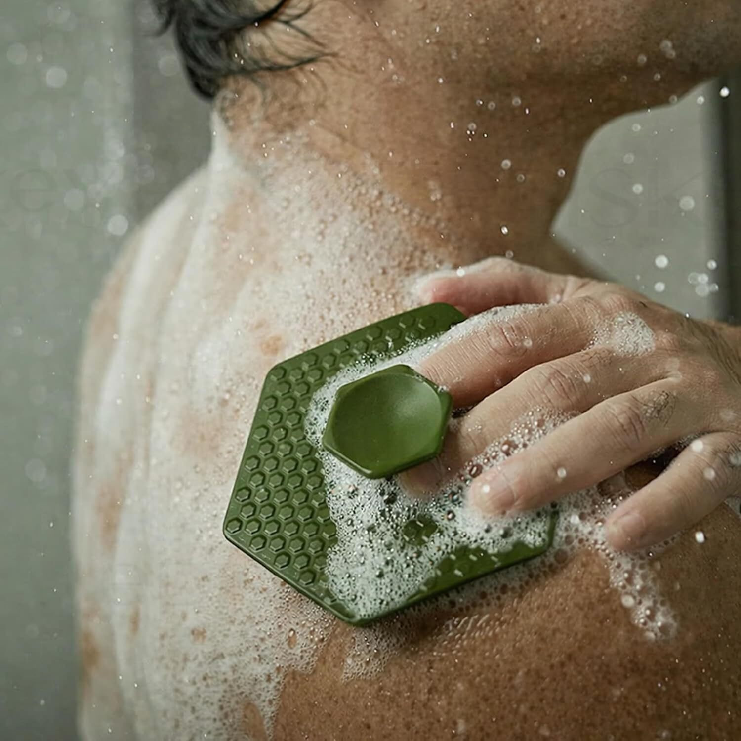 Image of Episkey Body Scrubber|Exfoliates|Deep Cleans|Bespoke Bristles|Ergonomic Handles-Green