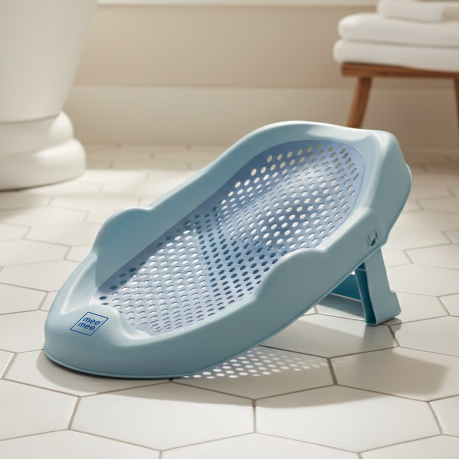 Image of MeeMee Mini Spa Baby Bath Chair with Spine Support Gel Shield & Adjustable Recline Baby Bath Seat (Blue)