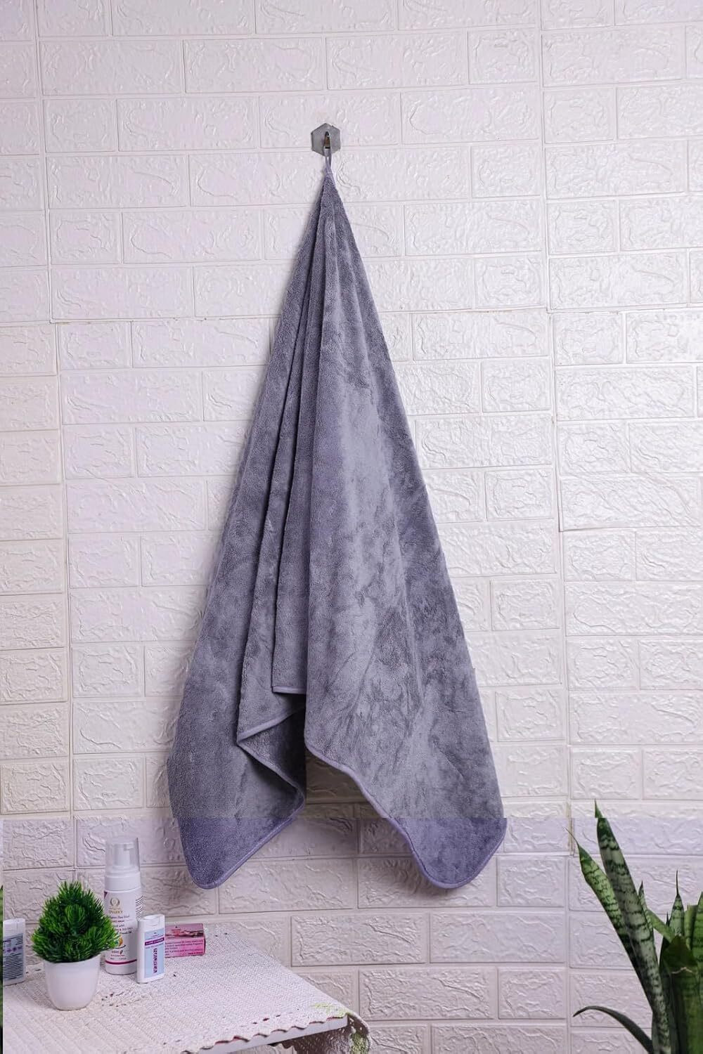 Image of KRIOVELLEA Microfiber 500 GSM Bath, Sport, Beach Towel