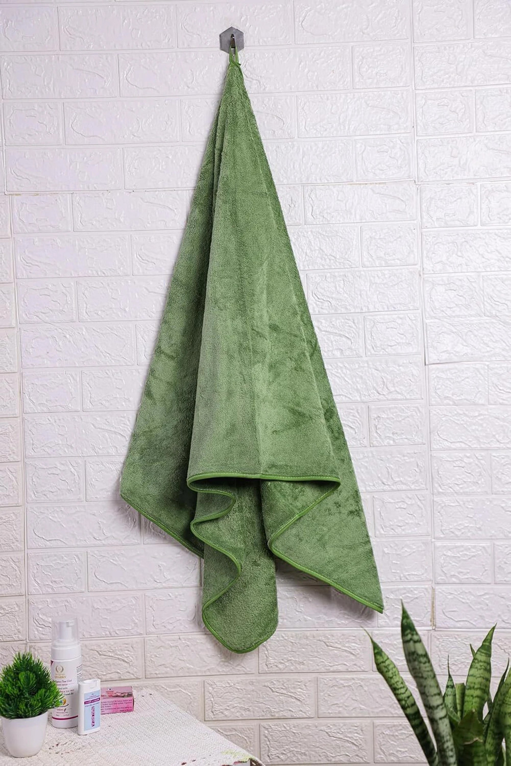 Image of KRIOVELLEA Microfiber 500 GSM Bath, Sport, Beach Towel