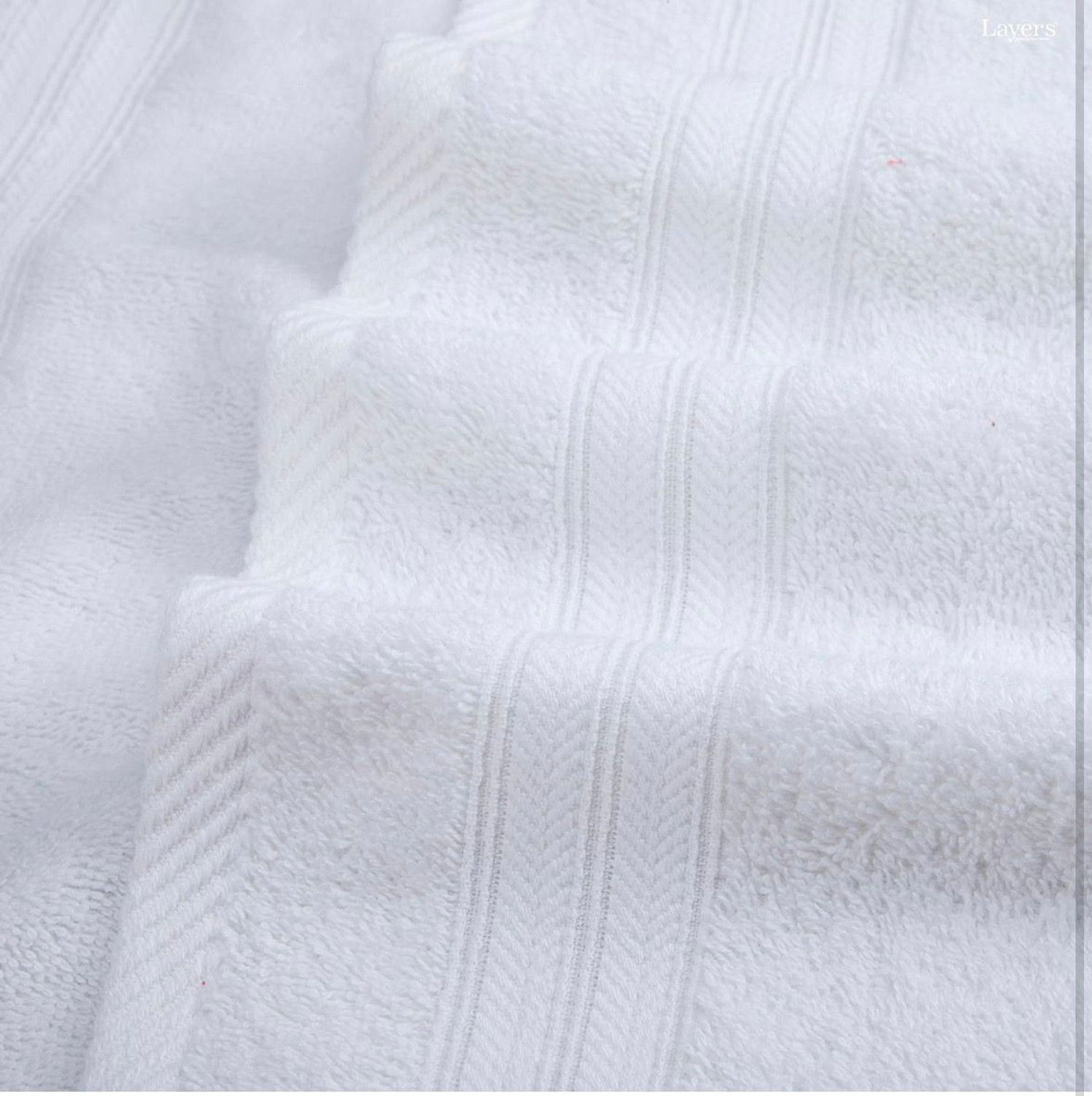 Image of THEVIBEESSENCE Cotton 300 GSM Bath Towel