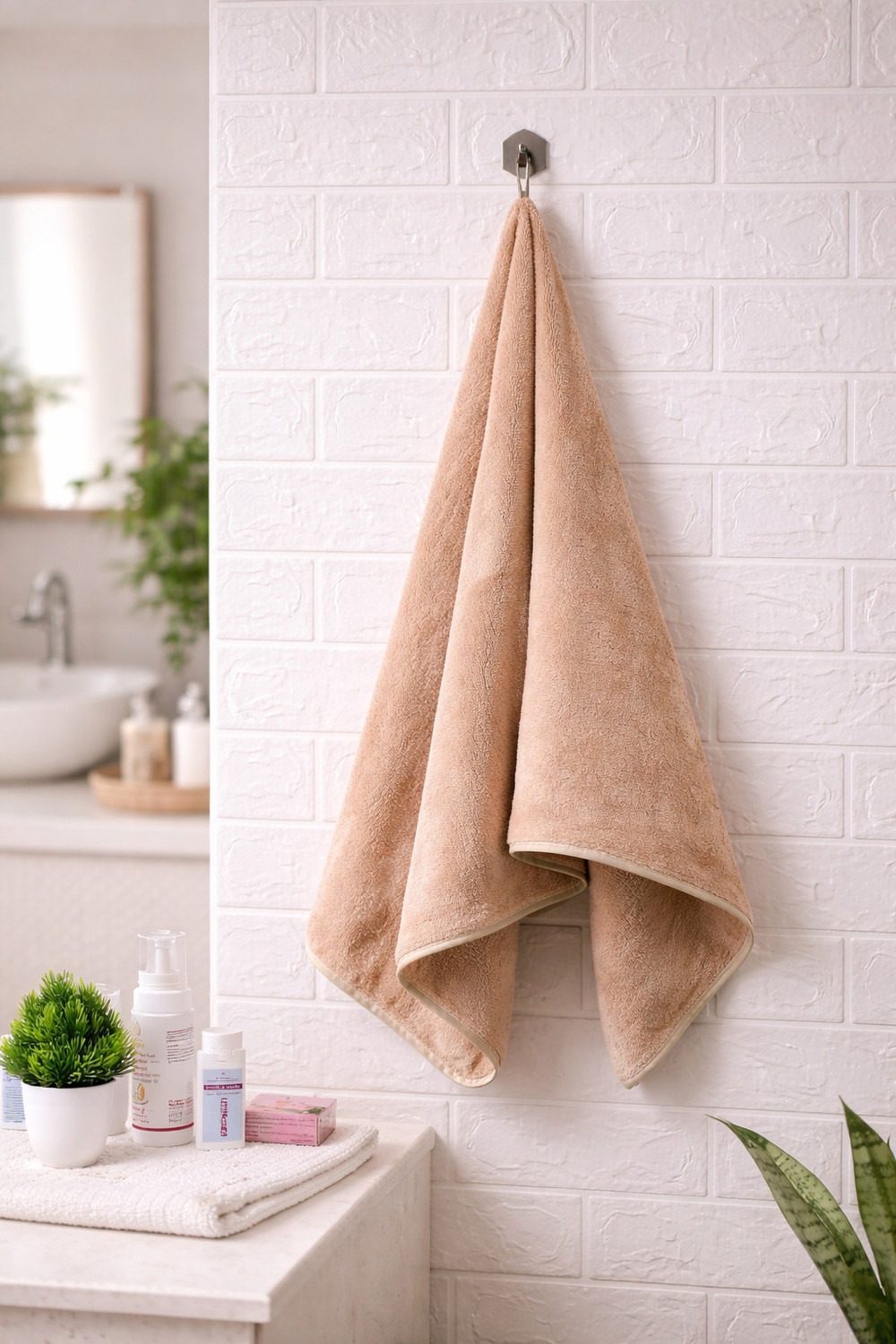 Image of KRIOVELLEA Microfiber 500 GSM Bath, Sport, Beach Towel