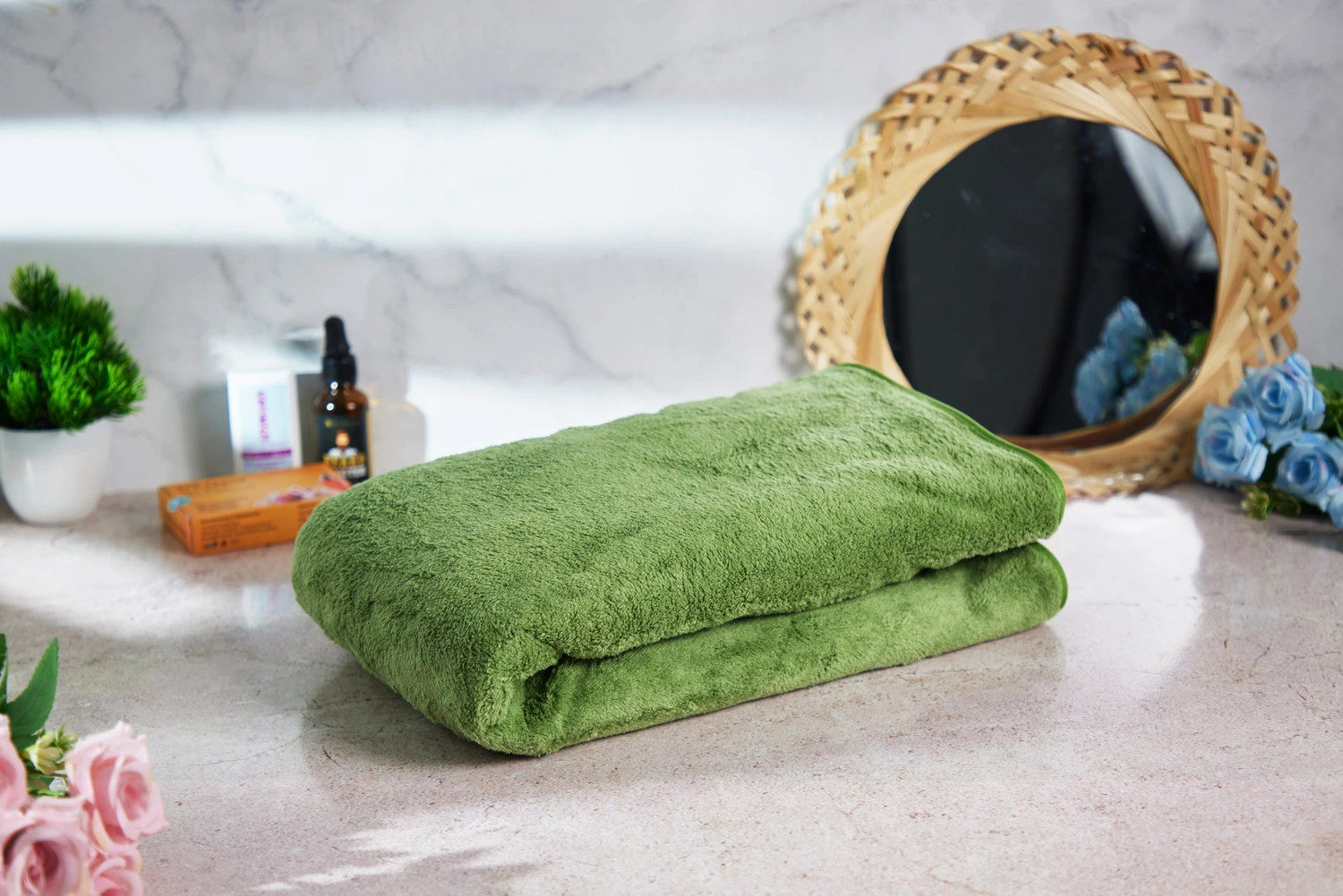 Image of KRIOVELLEA Microfiber 500 GSM Bath, Sport, Beach Towel