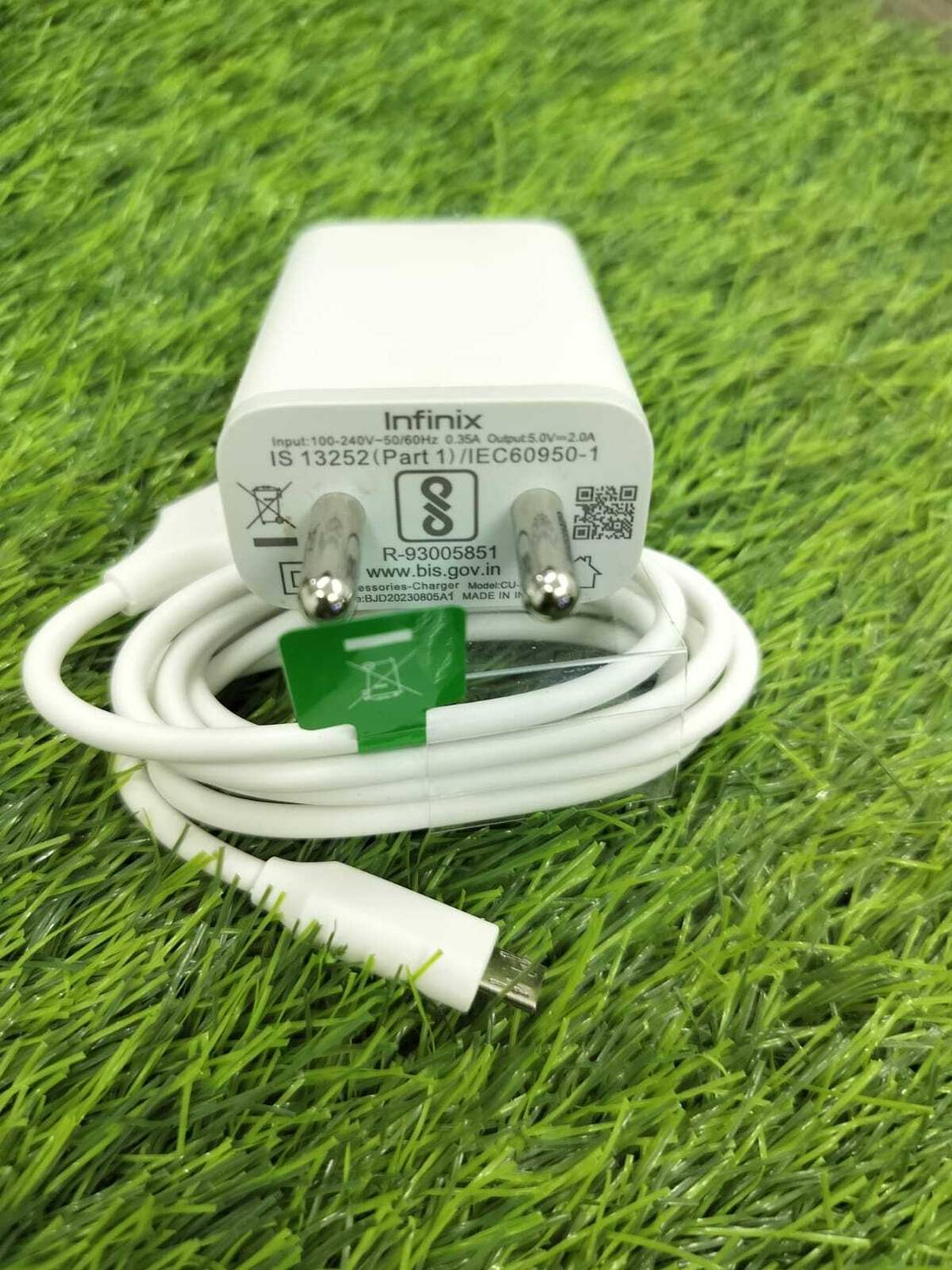 Infinix 10 W 2 A Wall Charger for Mobile with Detachable Cable