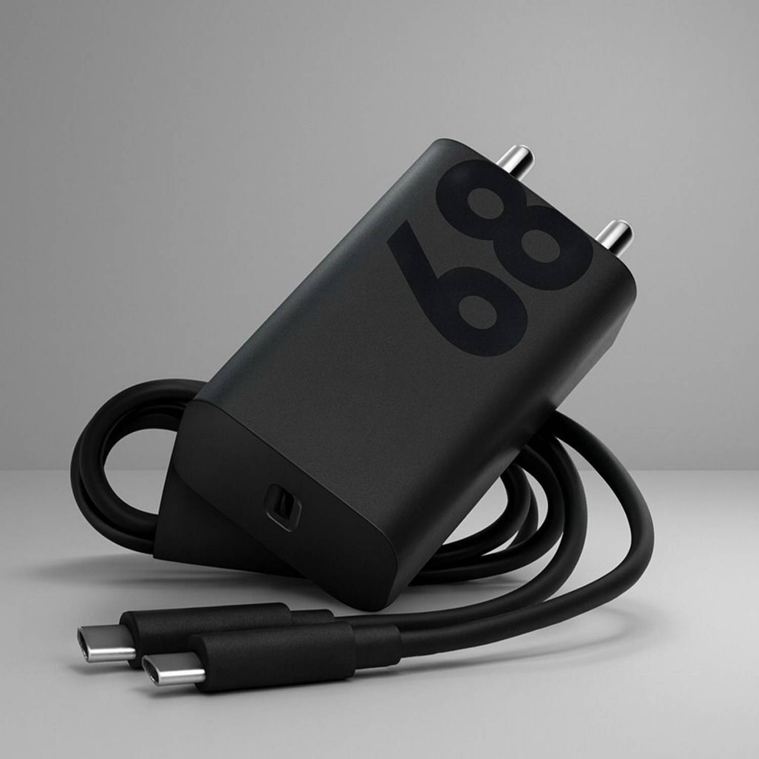 MAXIMILION 68 W TurboPower 3.0 7 A Wall Charger for Mobile with Detachable Cable