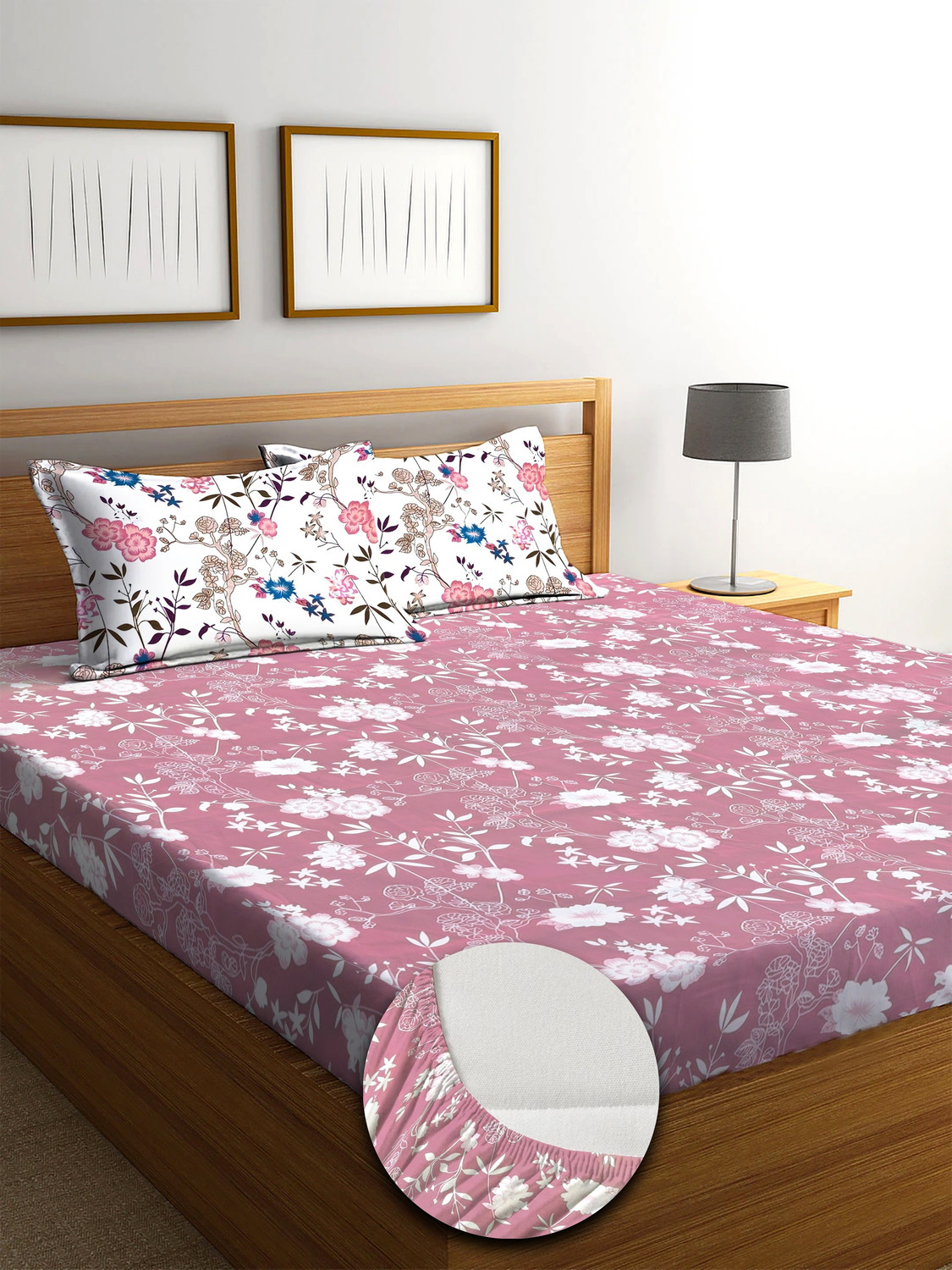 Image of CARLTON LONDON Microfiber Double Fitted (Elastic) 104 TC Printed 1 Bedsheet with 2 Pillow Covers
