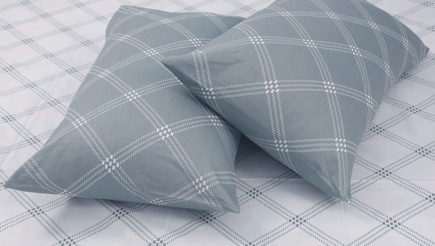 Image of Huesland Cotton Single Flat 210 TC Geometric 1 Bedsheet with 2 Pillow Covers