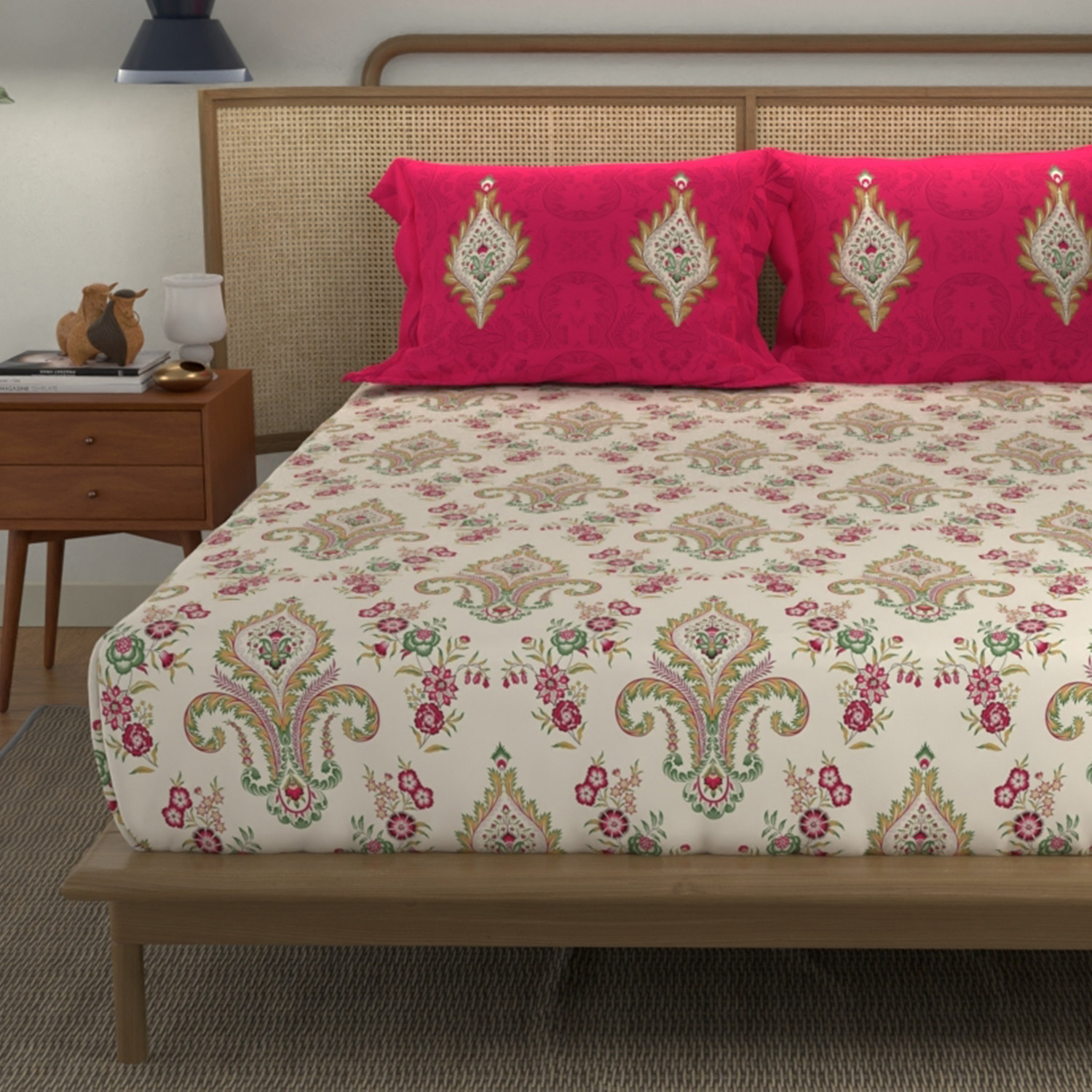 Urban Space Cotton Super King Flat 144 TC Printed 1 Bedsheet with 2 Pillow Covers