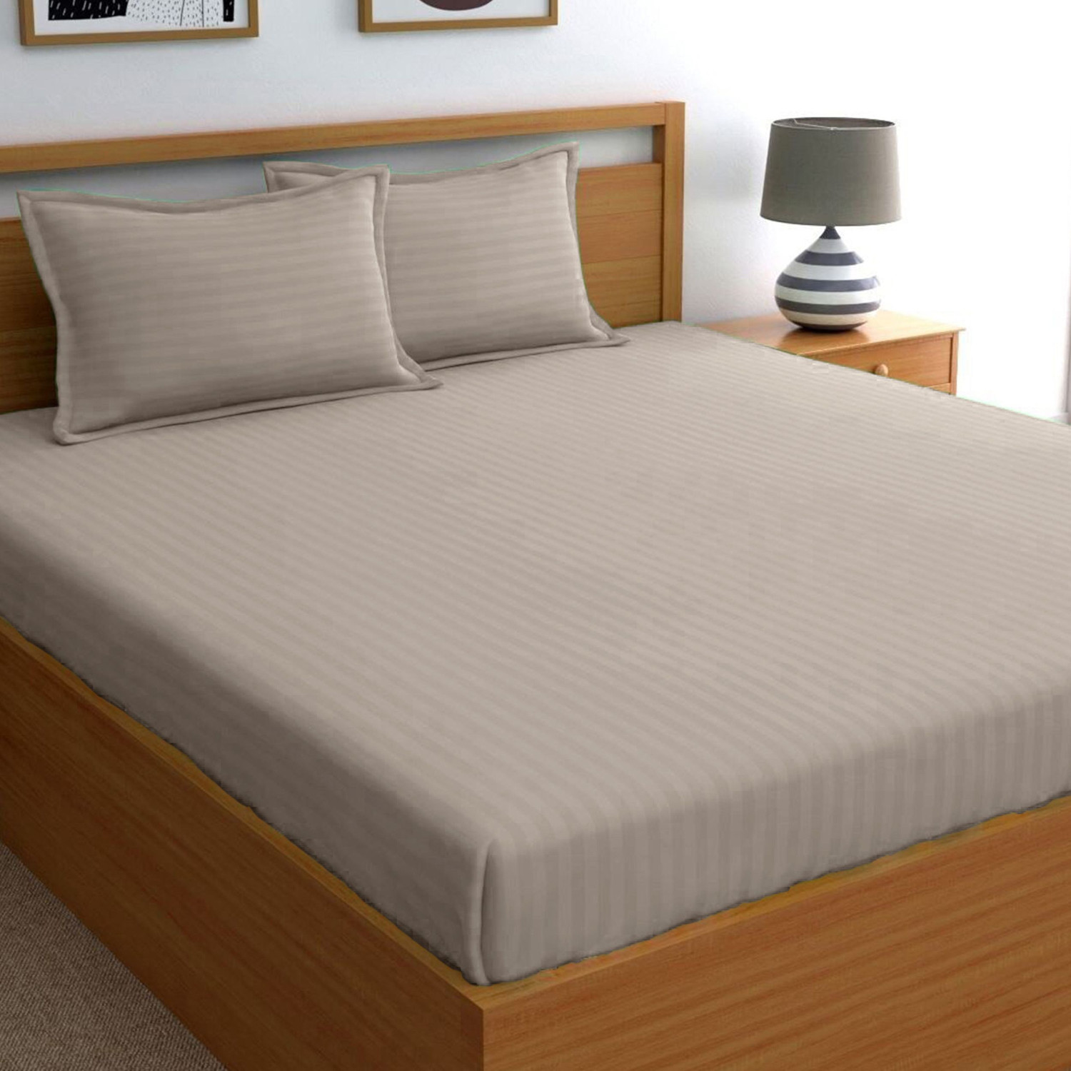 Image of Weave & Decor Microfiber King Flat 300 TC Striped 1 Bedsheet with 2 Pillow Covers