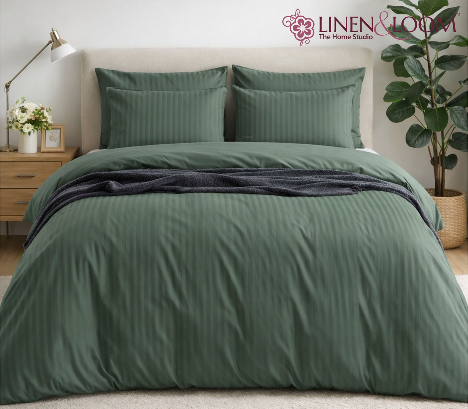 Image of Linen & Loom Cotton Blend Super King Flat 200 TC Striped 1 Bedsheet with 2 Pillow Covers
