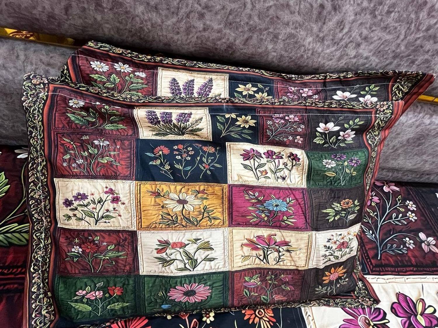 VELVE8 King Polycotton 320 TC Summer Bedsheet with 2 Pillow Covers - Image 3