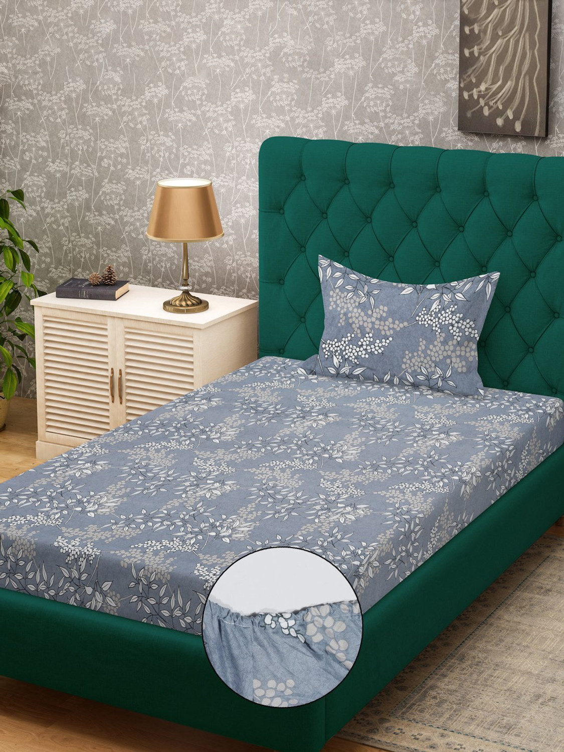 Image of Klotthe Polycotton Single Fitted (Elastic) 300 TC Printed 1 Bedsheet with 2 Pillow Covers