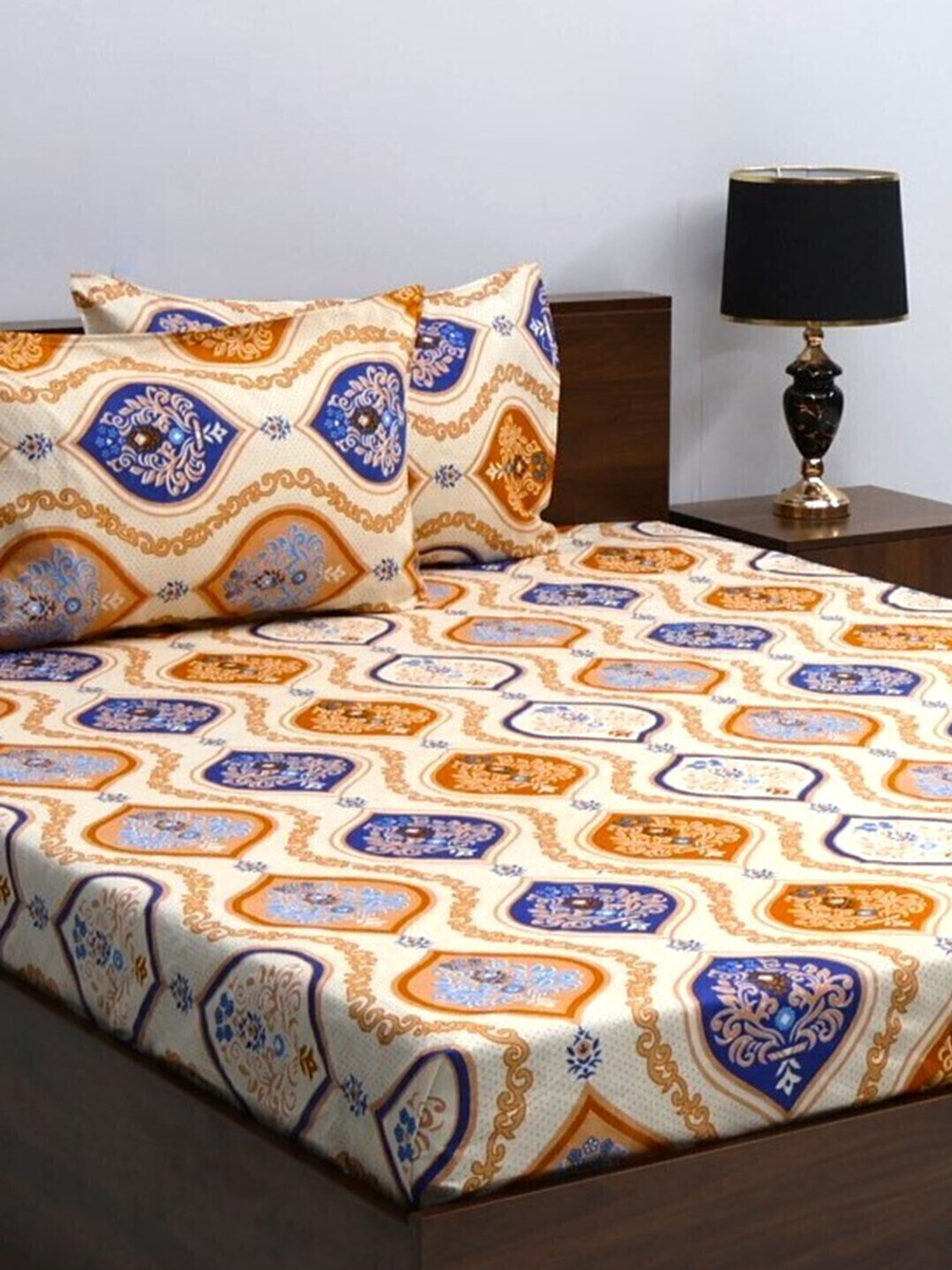 Image of Bombay Dyeing Microfiber Queen Flat 144 TC Abstract 1 Bedsheet with 2 Pillow Covers