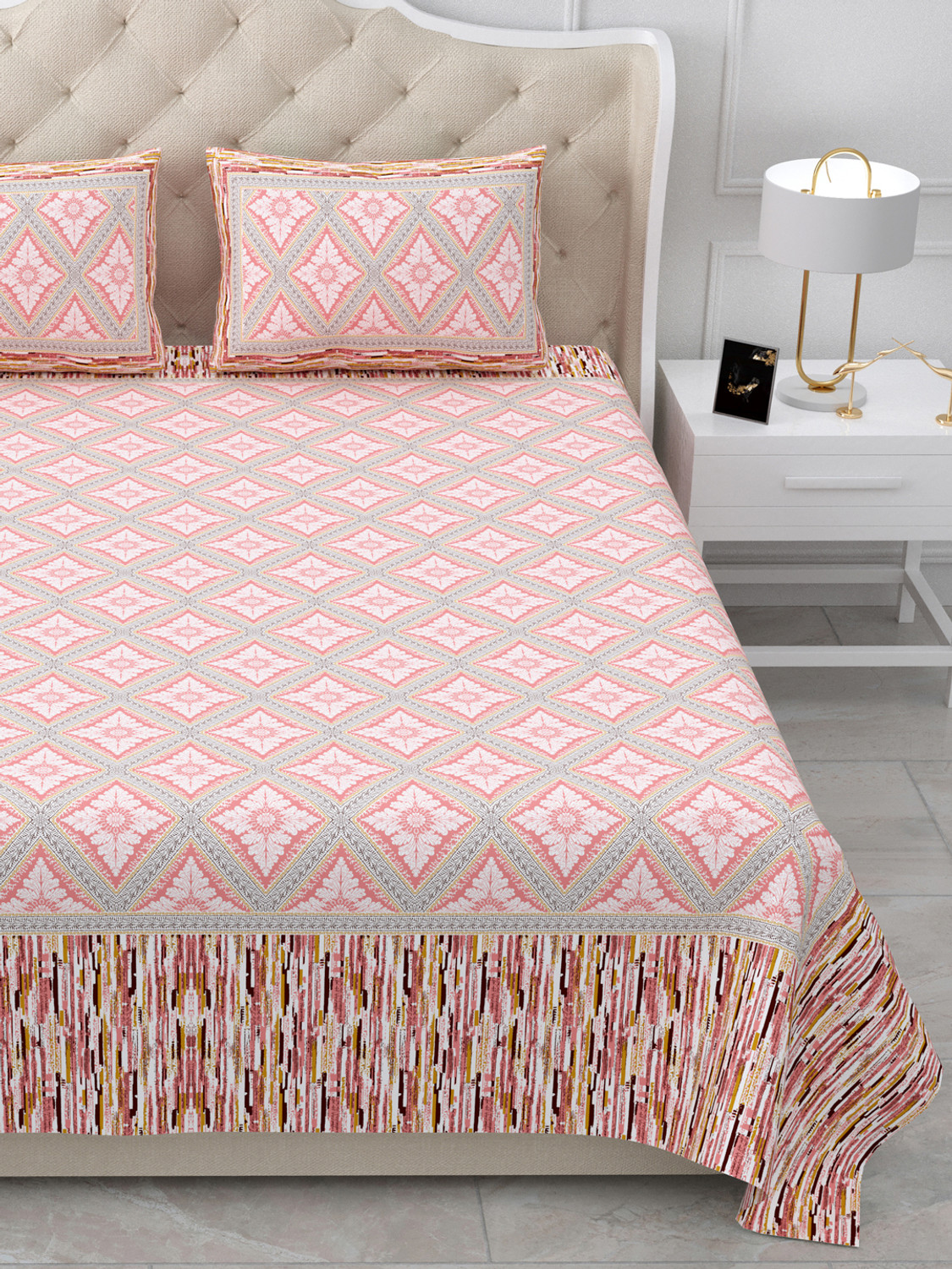 Image of BOMBAY ELEGANCE Cotton King Flat 260 TC Printed 1 Bedsheet with 2 Pillow Covers